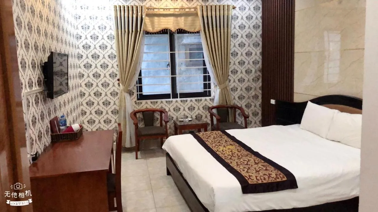 Bed in Hoang Yen Hotel - Gần đại học Sư Phạm TN