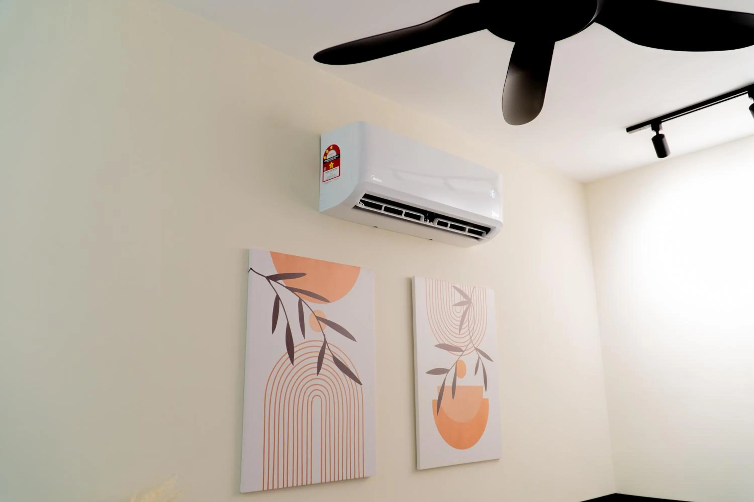 NeuSuite Cozy Studio by GUESTONIC