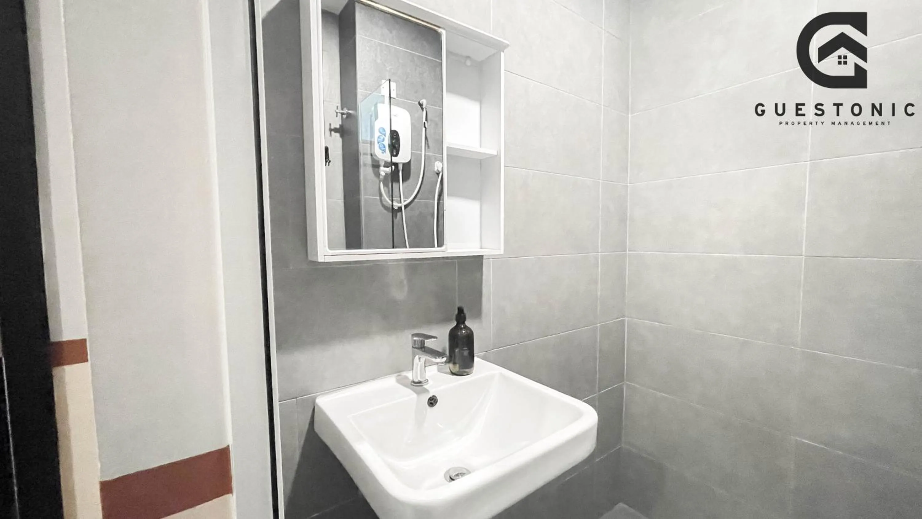 NeuSuite Cozy Studio by GUESTONIC