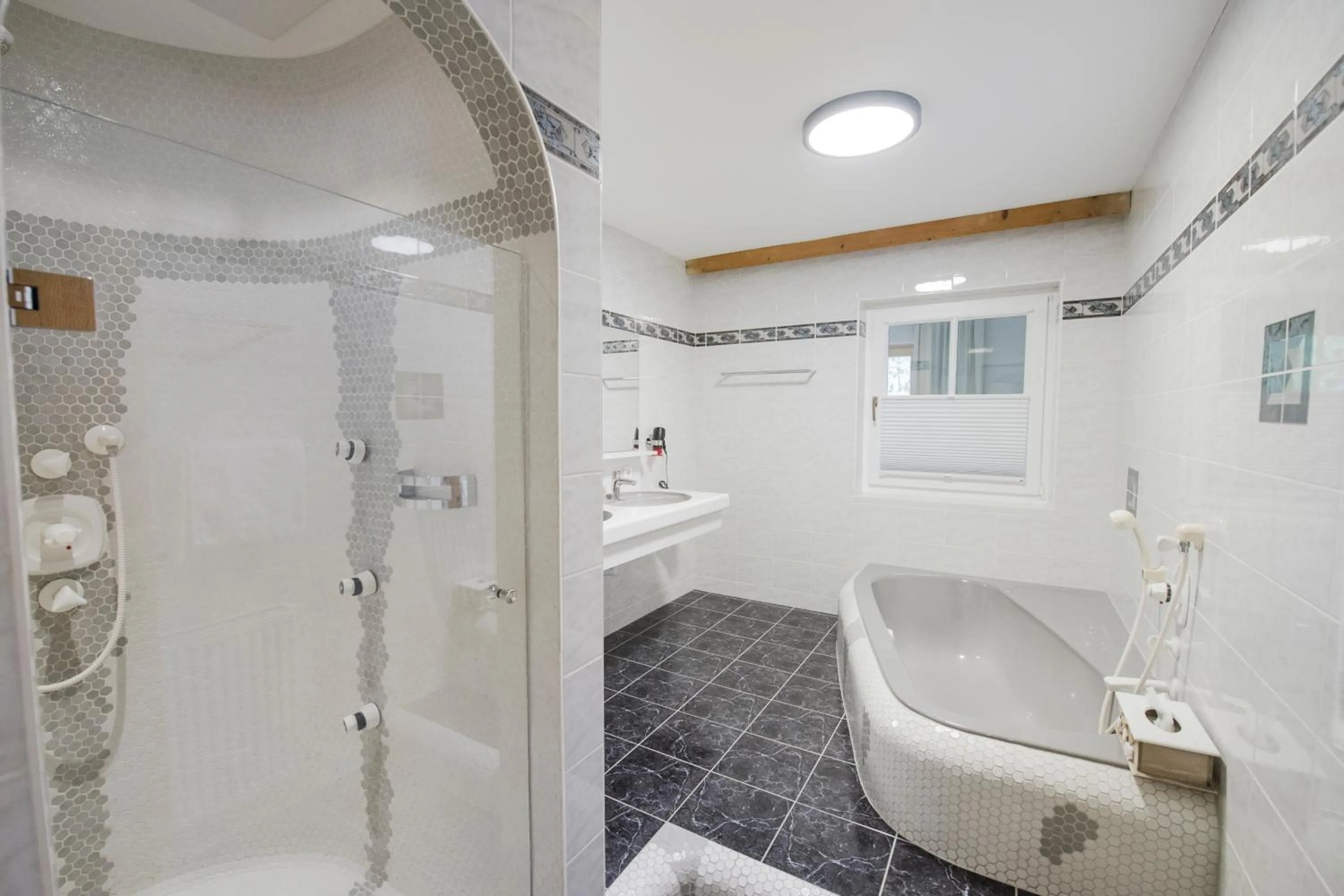 Shower in Ferienhof Ausserbrente