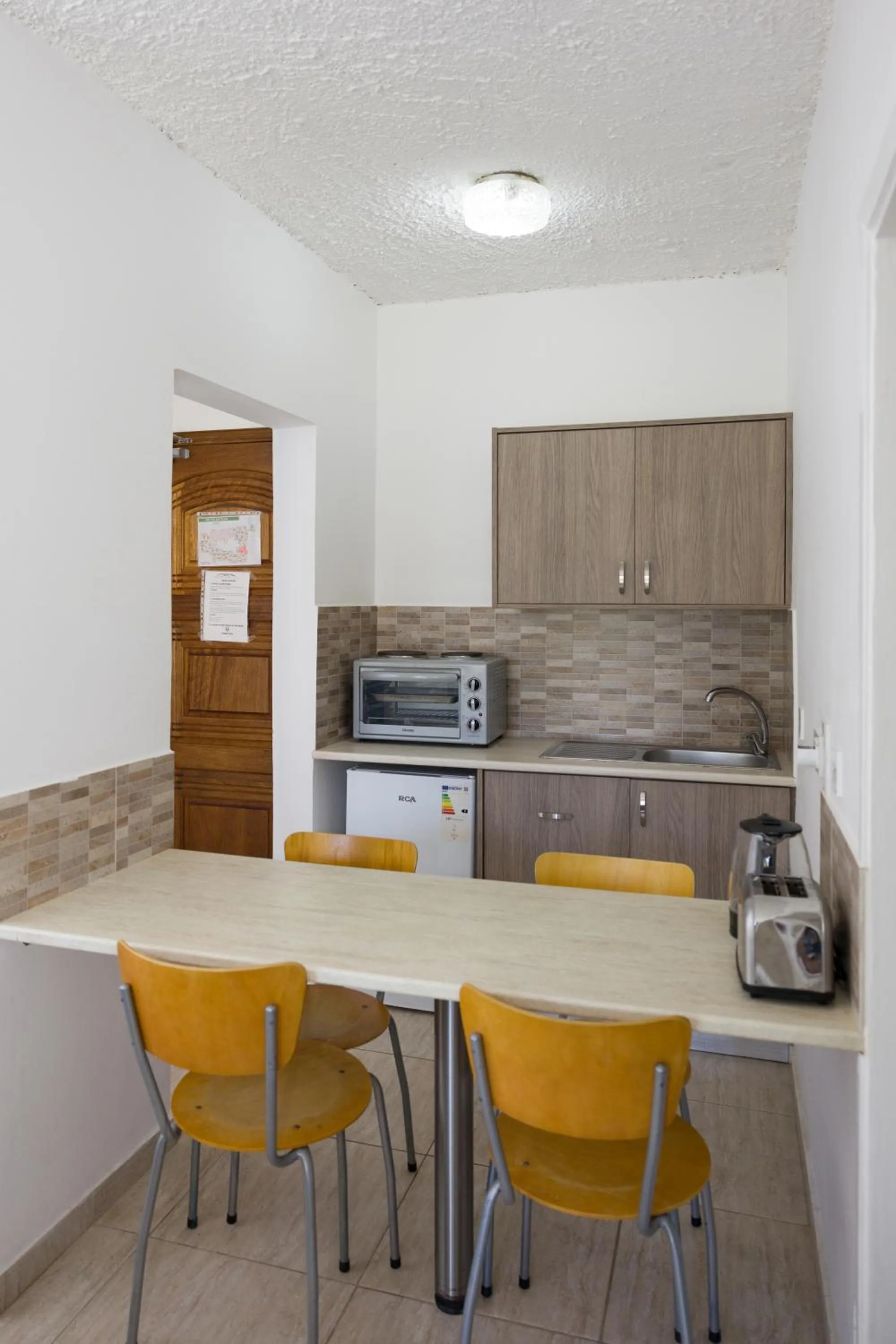 Dining area in Alecos Hotel Apartments