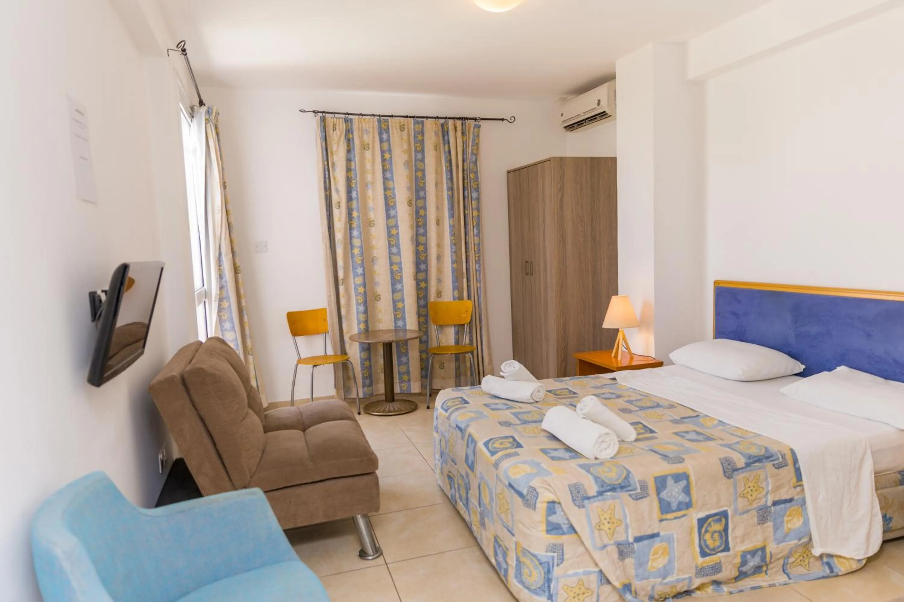 Bedroom, Bed in Alecos Hotel Apartments