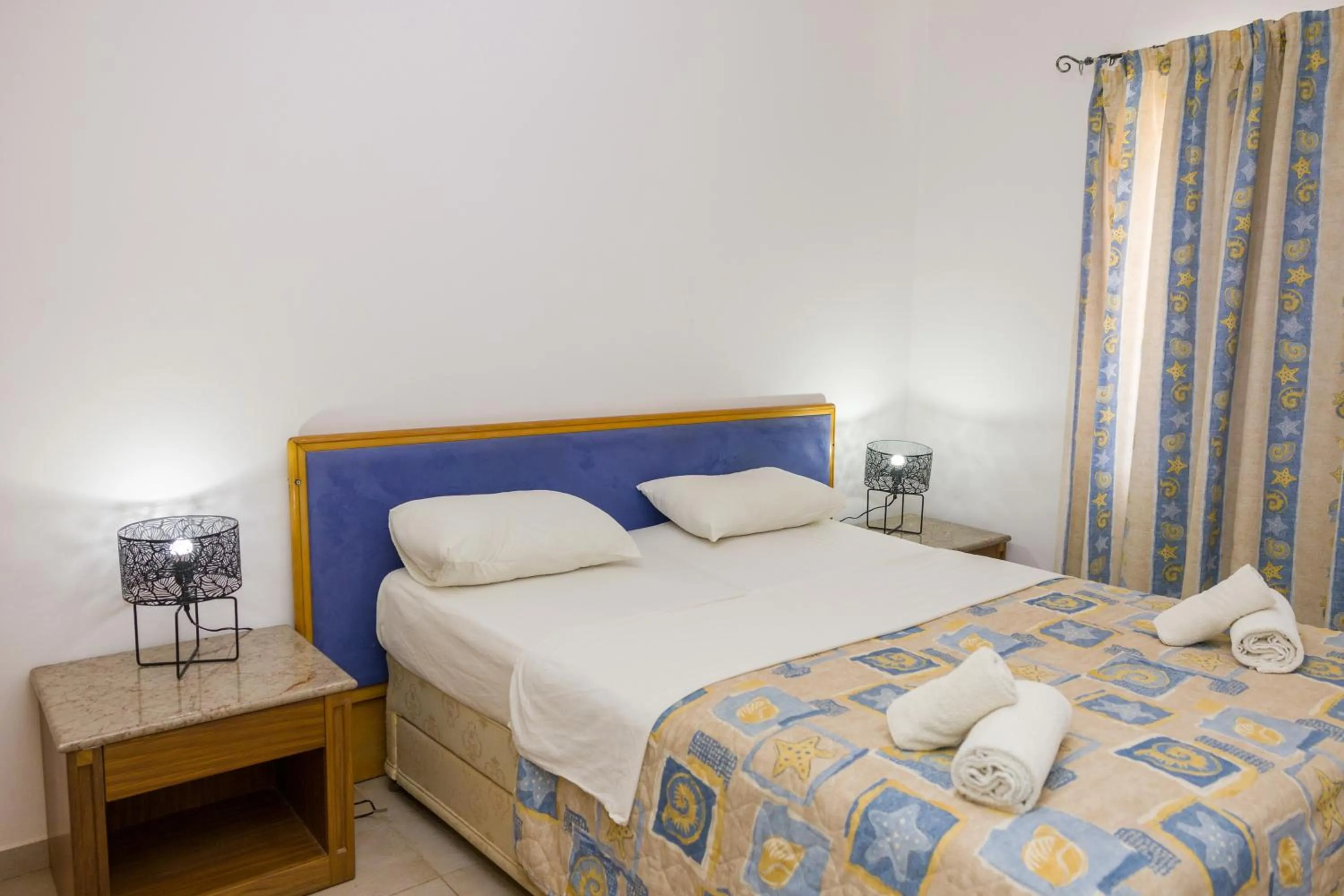 Bedroom, Bed in Alecos Hotel Apartments