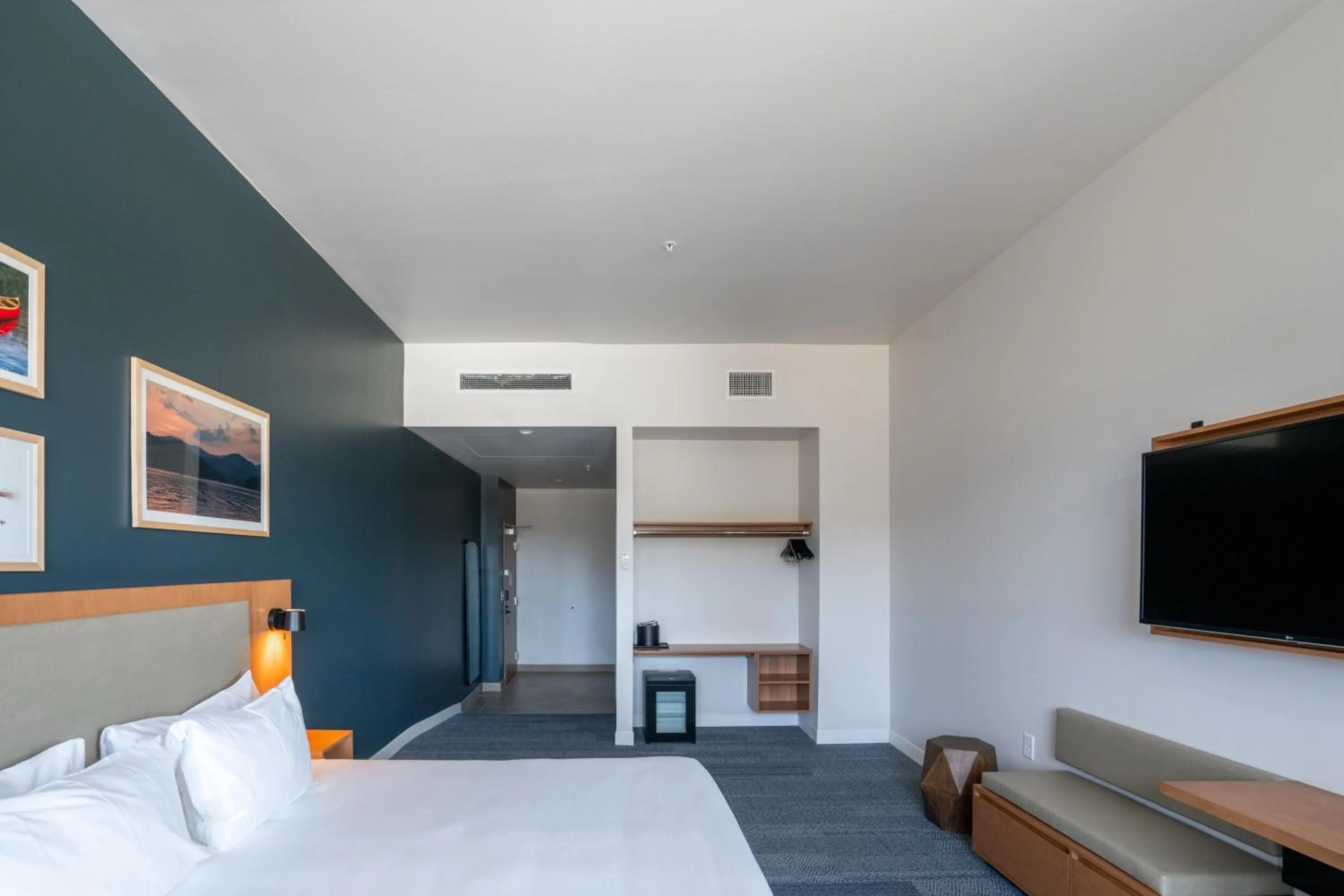 Bed in Bridge Creek Inn