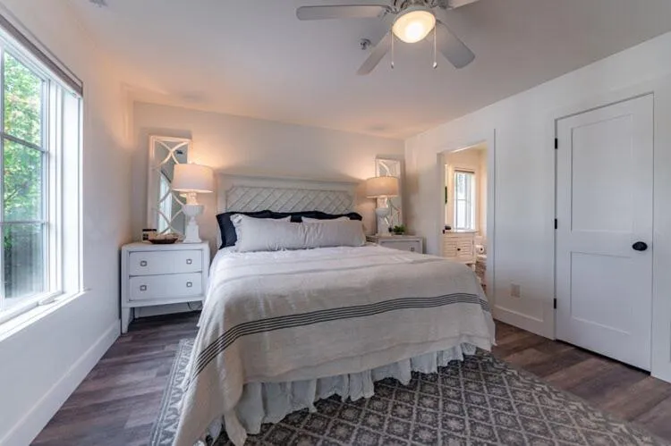 Bed in Bridge Creek Inn