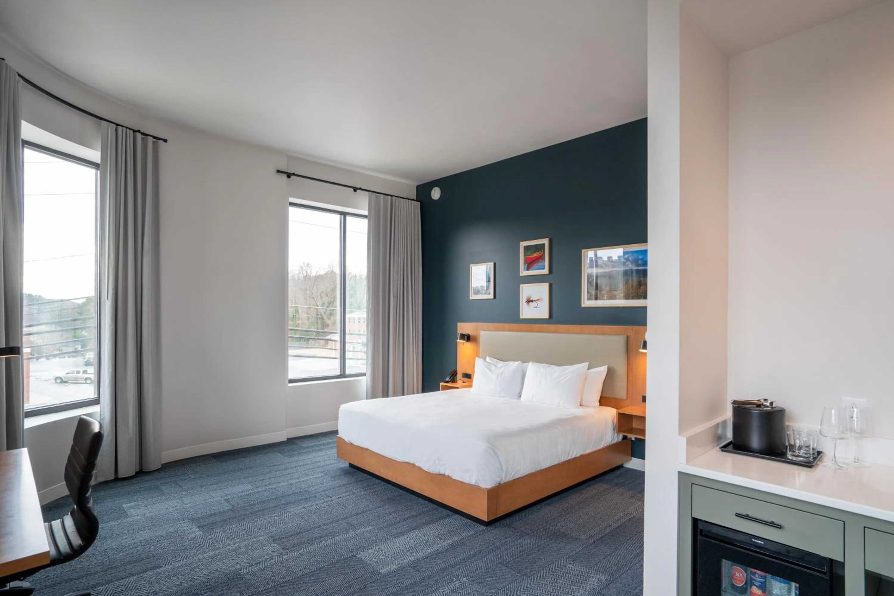 Bed in Bridge Creek Inn