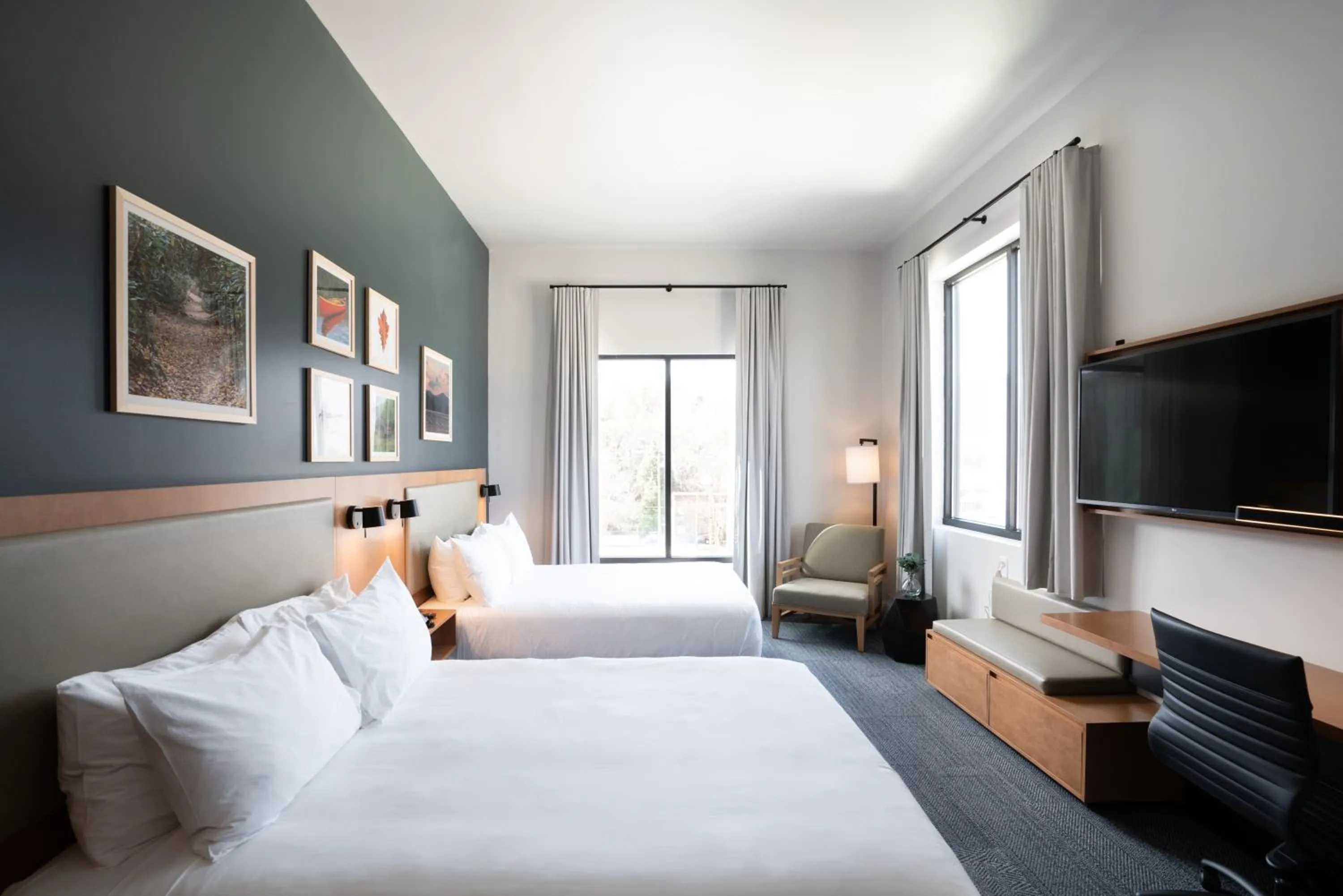 Bed in Bridge Creek Inn