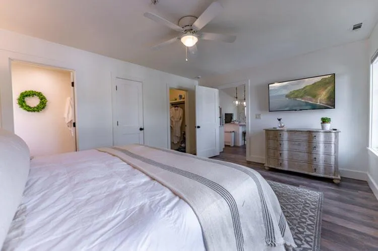 Bed in Bridge Creek Inn