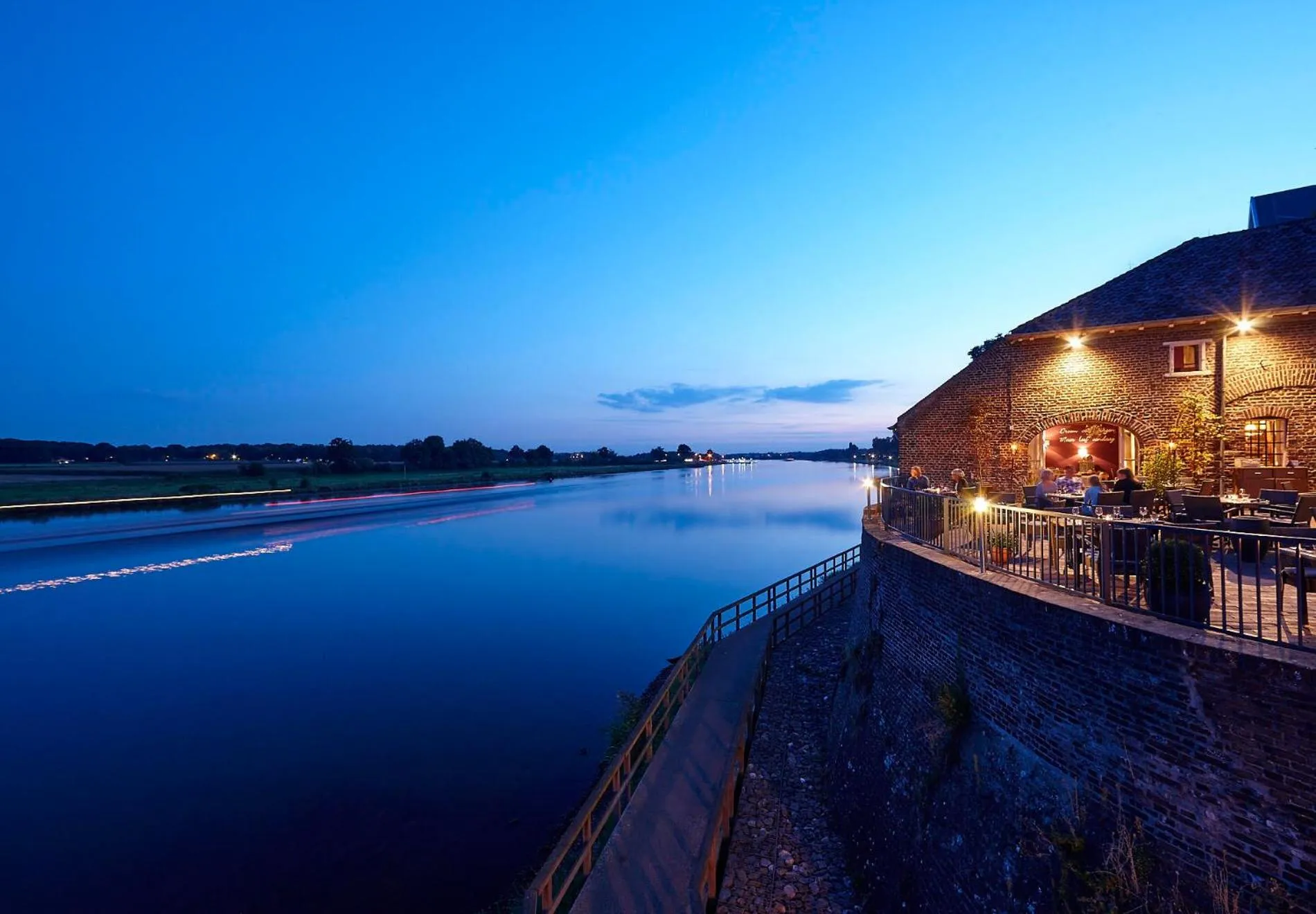 Bird's eye view in Baron Frits