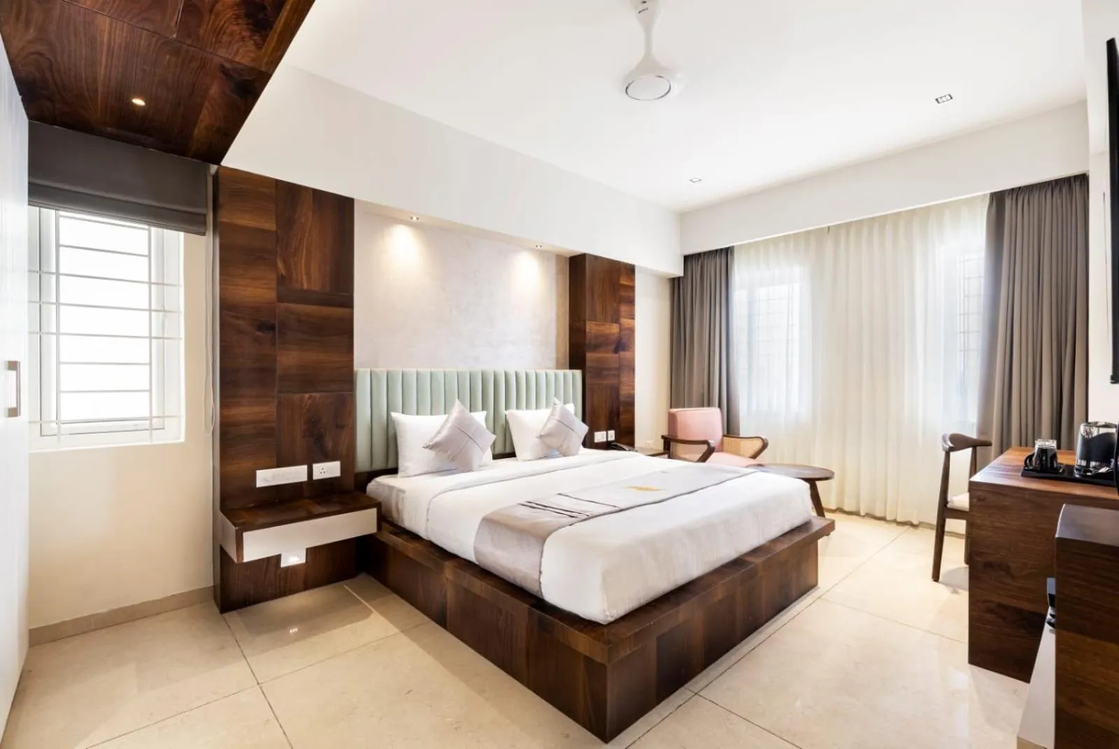 Bed in Narthaki Boutique Hotel