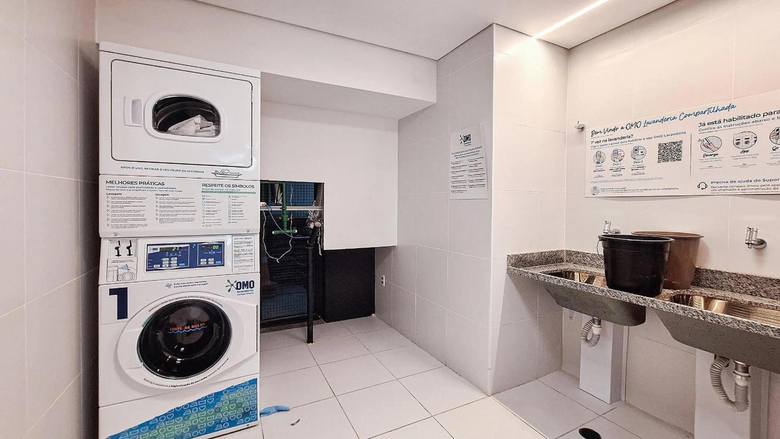 Seating area in Walk Moema