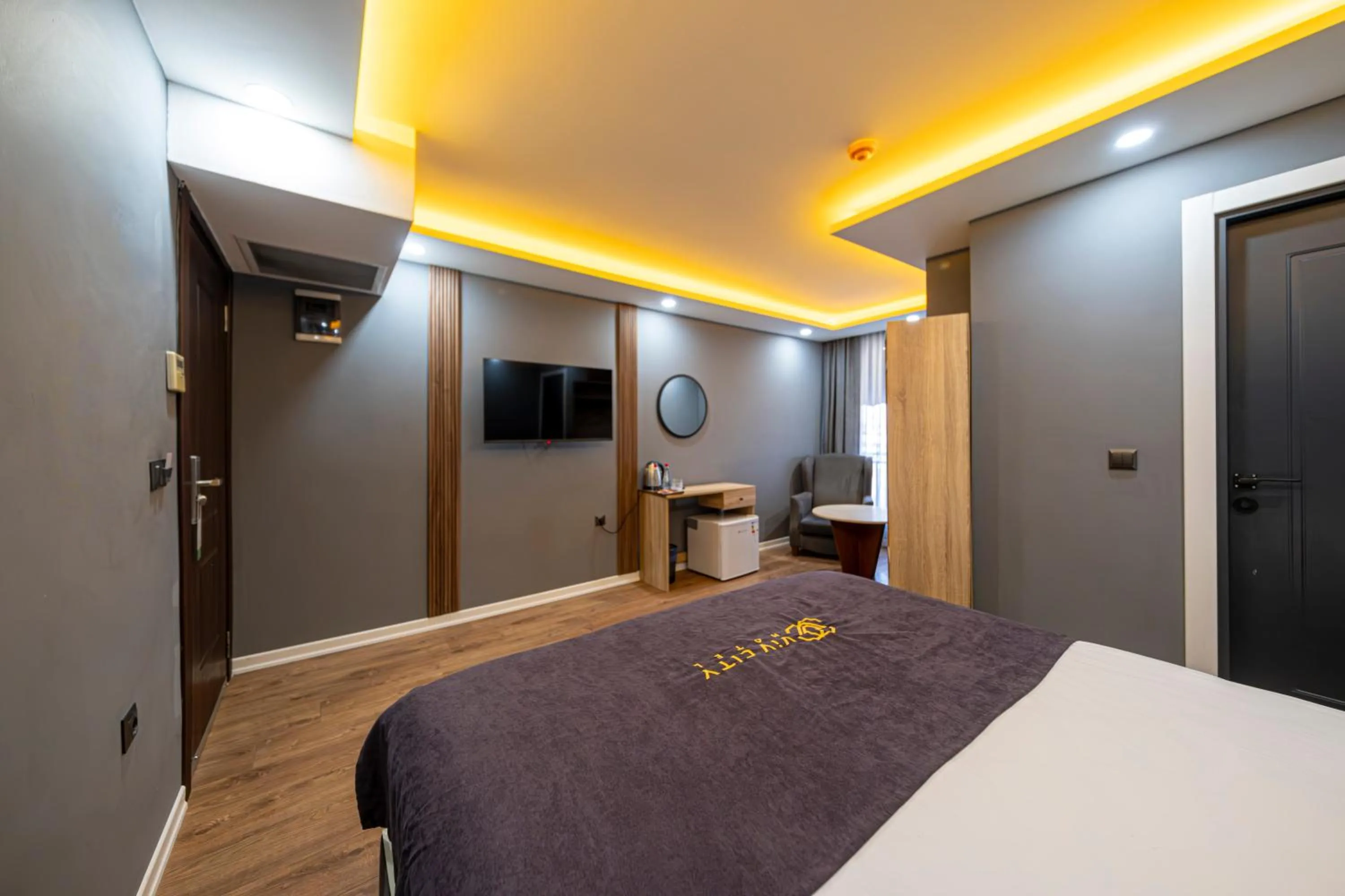 TV and multimedia in Viv City Hotel