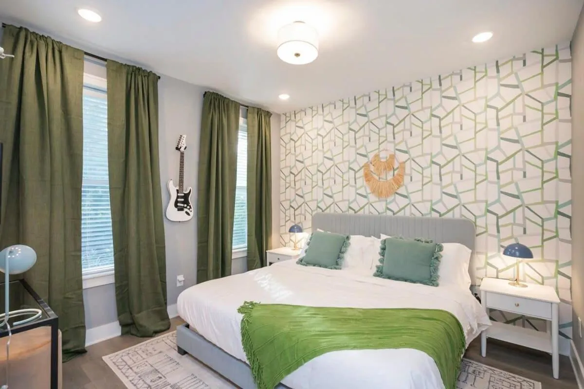 Bed in 3 King Beds in Hip East Nash Home 1 Mile to DWNTN