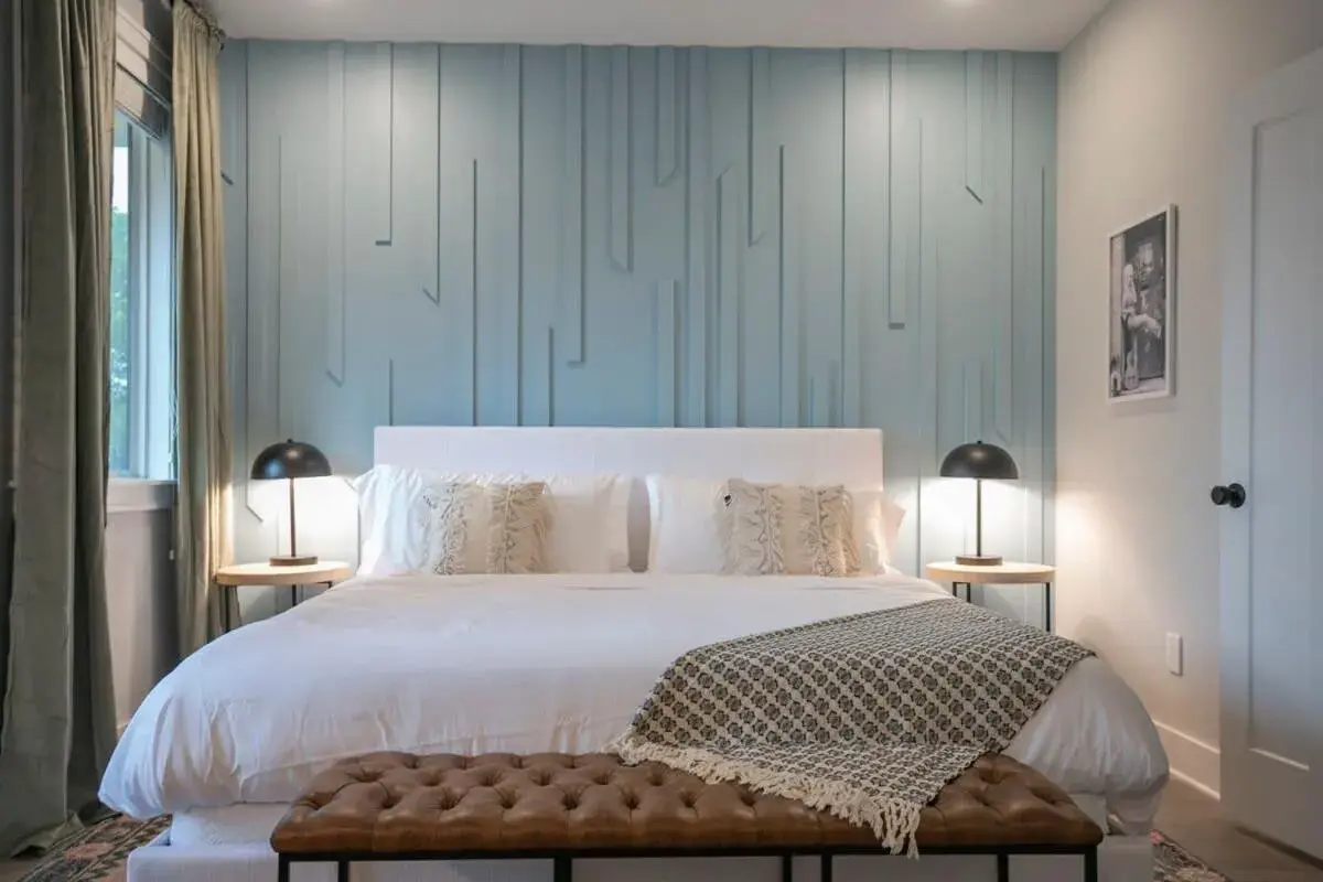 3 King Beds in Hip East Nash Home 1 Mile to DWNTN 3 King Beds in Hip East Nash Home 1 Mile to DWNTN