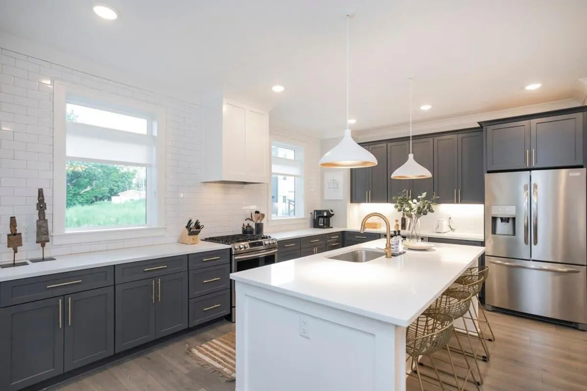 3 King Beds in Hip East Nash Home 1 Mile to DWNTN