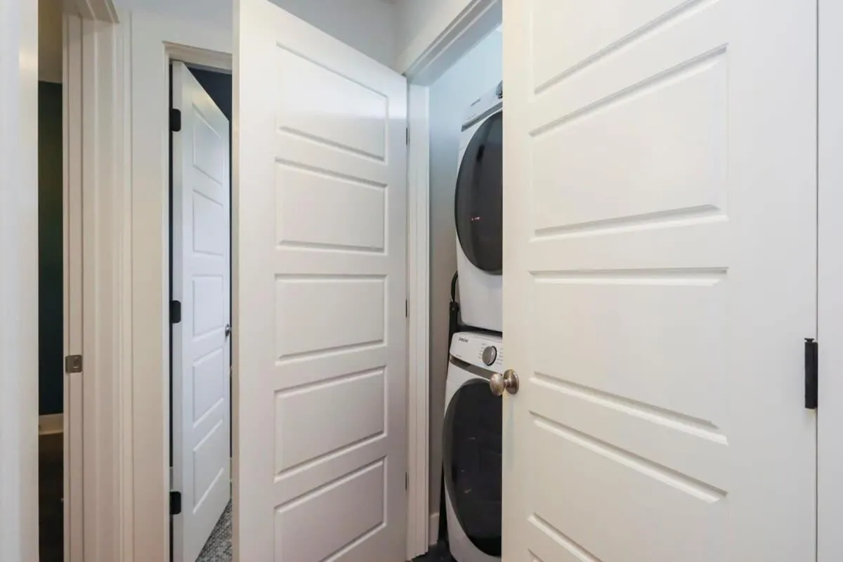 Stylish Home for 12 8th Ave South 6 Beds