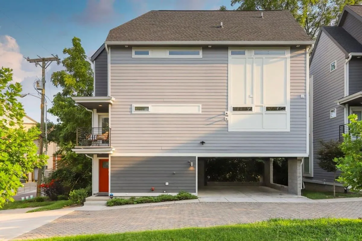 Stylish Home for 12 8th Ave South 6 Beds