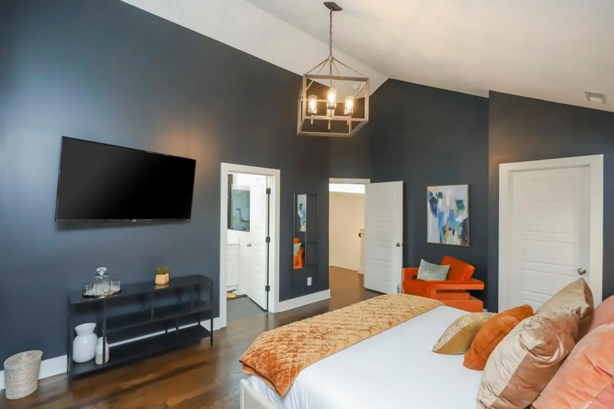 Bed in Stylish Home for 12 8th Ave South 6 Beds