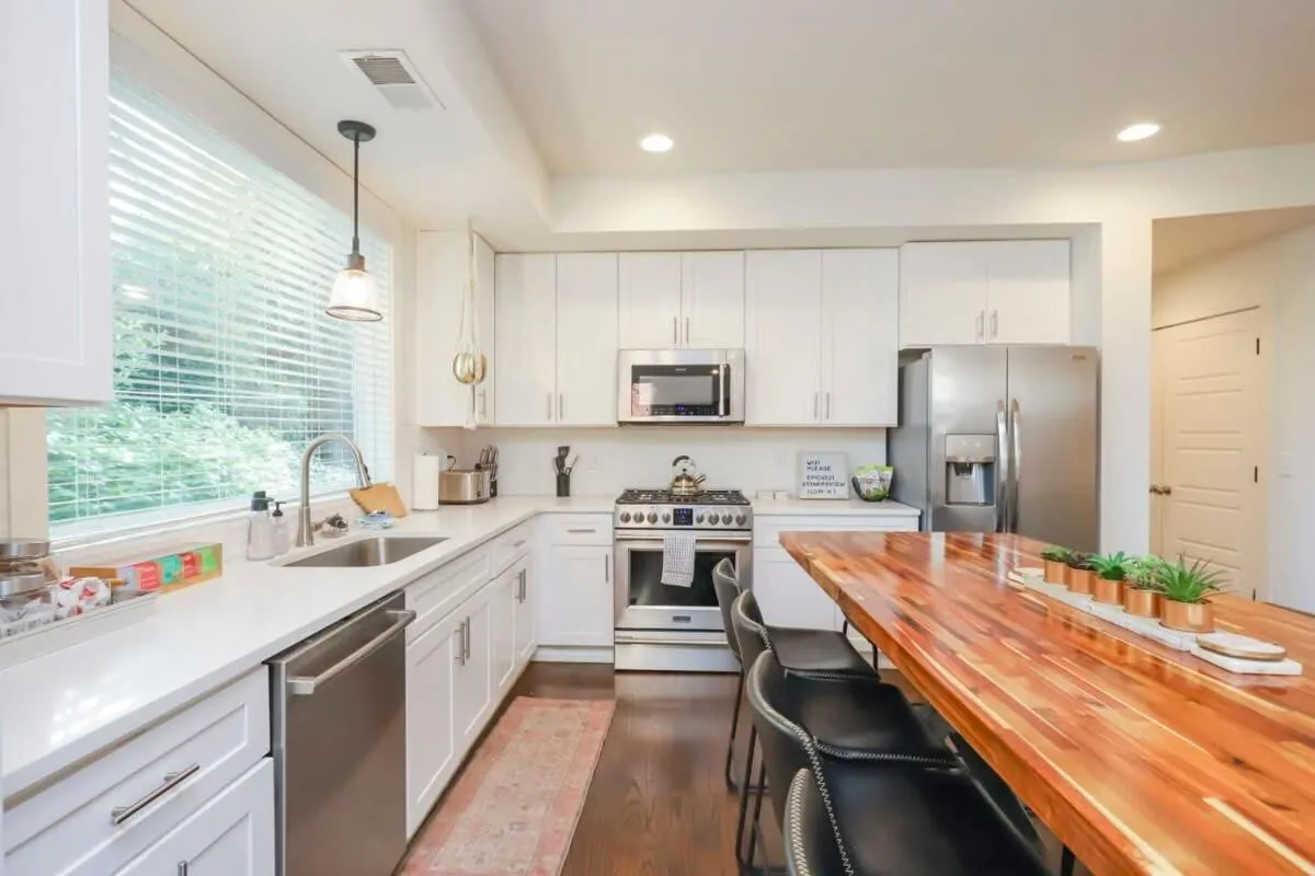 Stylish Home for 12 8th Ave South 6 Beds