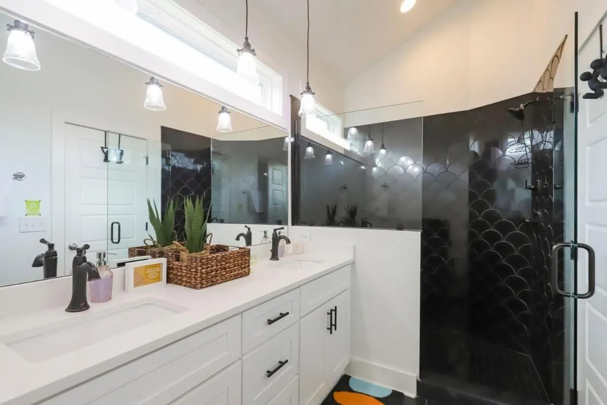 Stylish Home for 12 8th Ave South 6 Beds