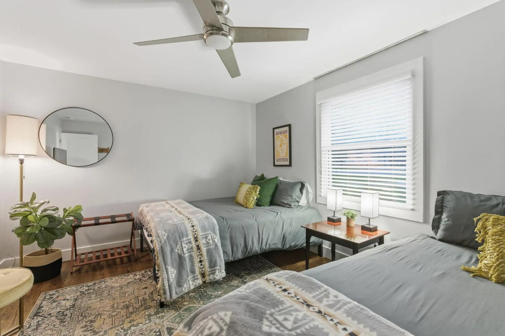 Bed in Spacious Modern Ranch 5 Miles to Downtown