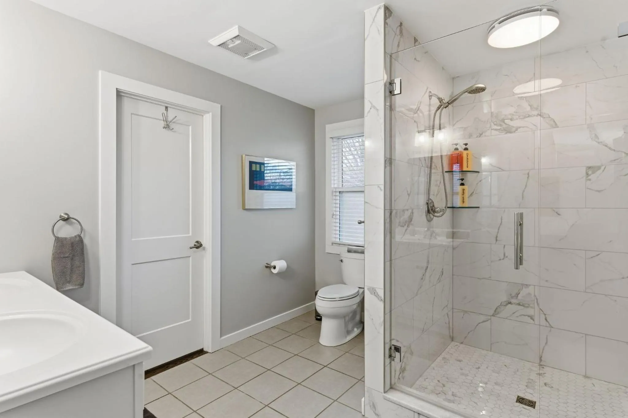 Spacious Modern Ranch 5 Miles to Downtown