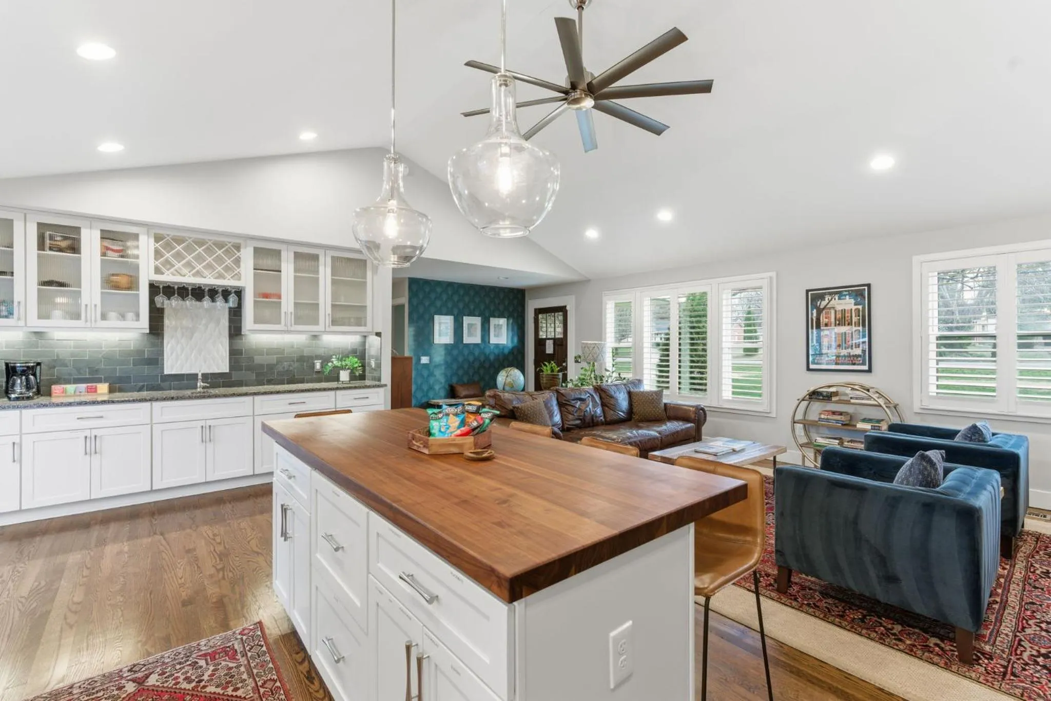 Spacious Modern Ranch 5 Miles to Downtown