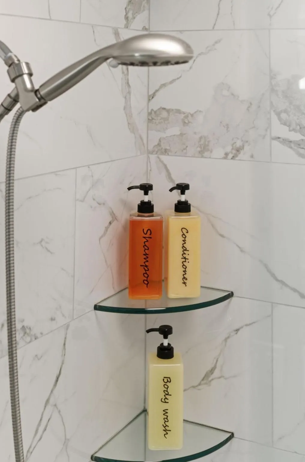 Spacious Modern Ranch 5 Miles to Downtown