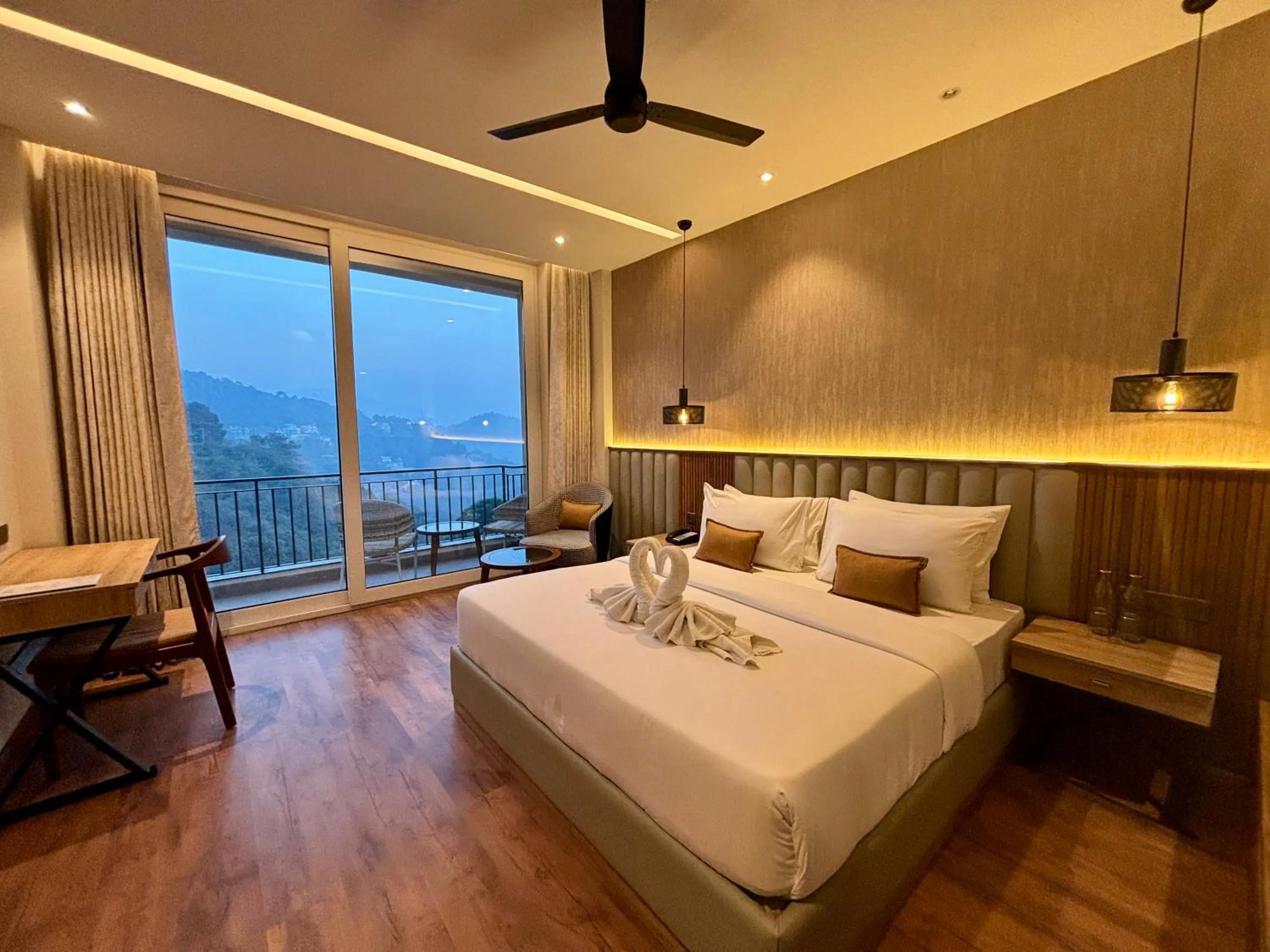 Bedroom, Bed in ARNISA Kasauli - A Boutique Hotel