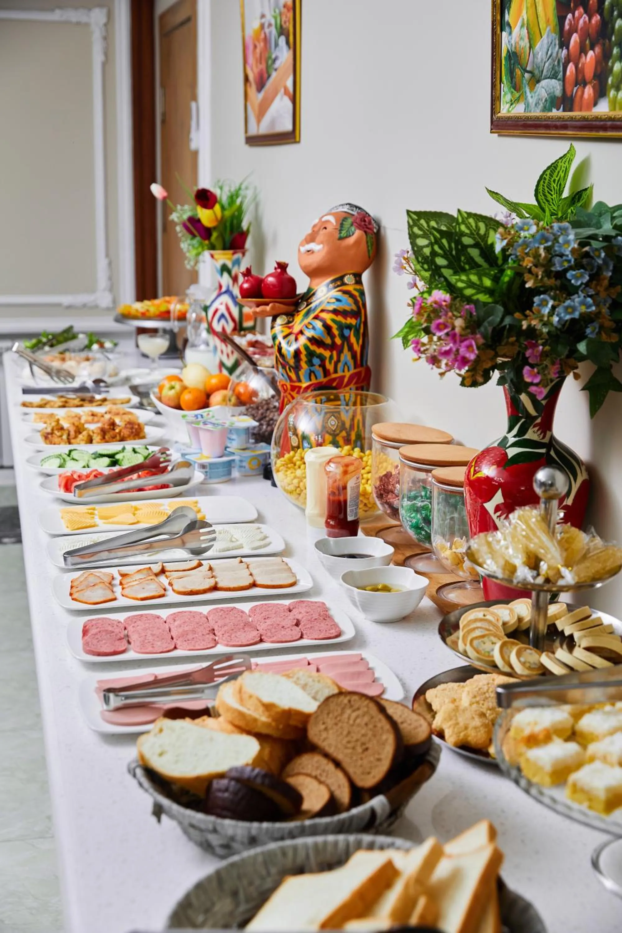 Buffet breakfast in Art Plaza Hotel