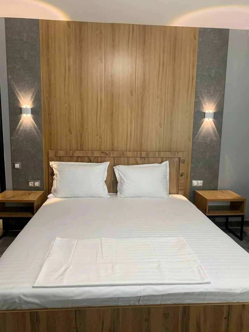 Bed in Art Plaza Hotel