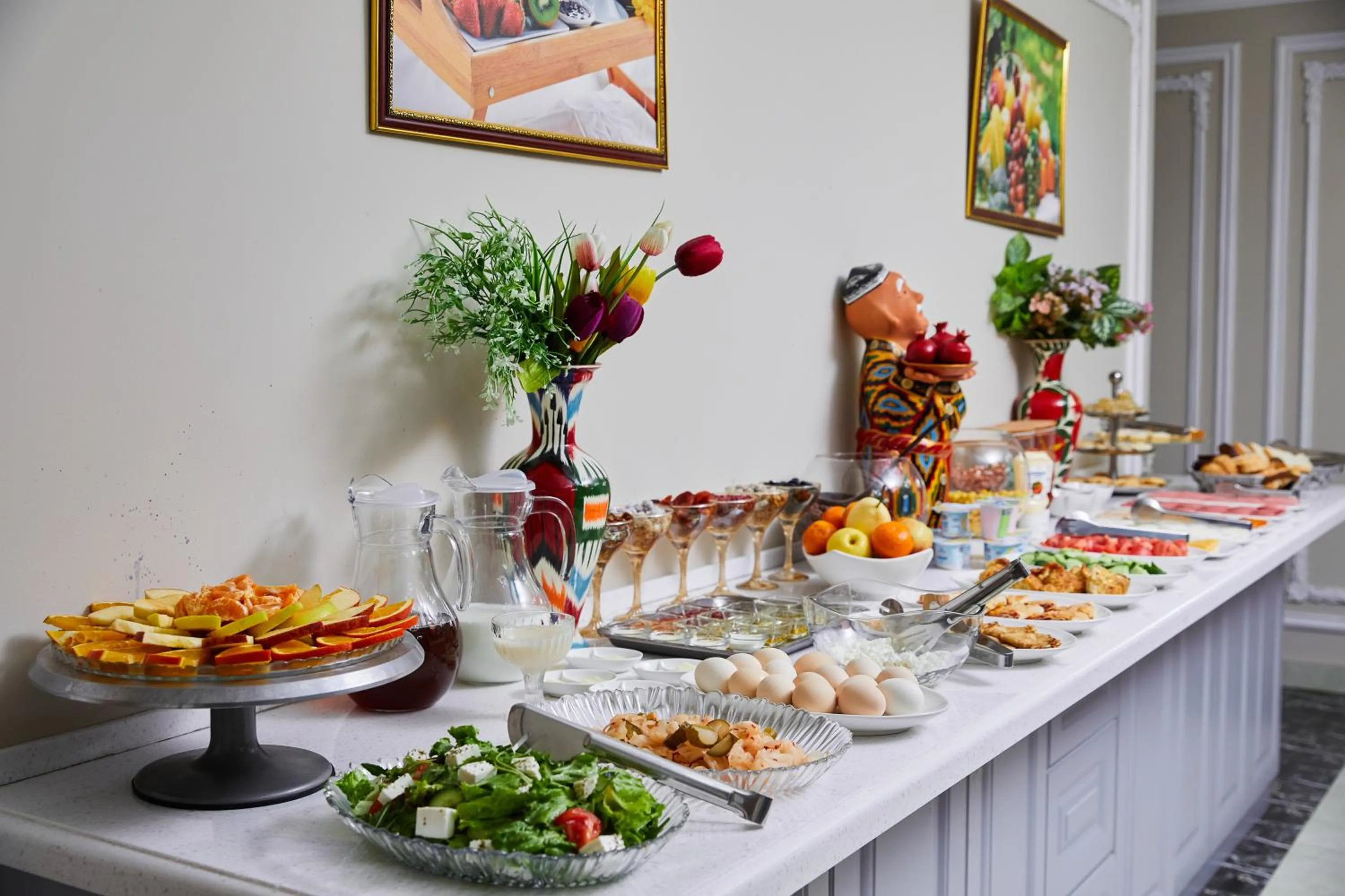 Buffet breakfast in Art Plaza Hotel