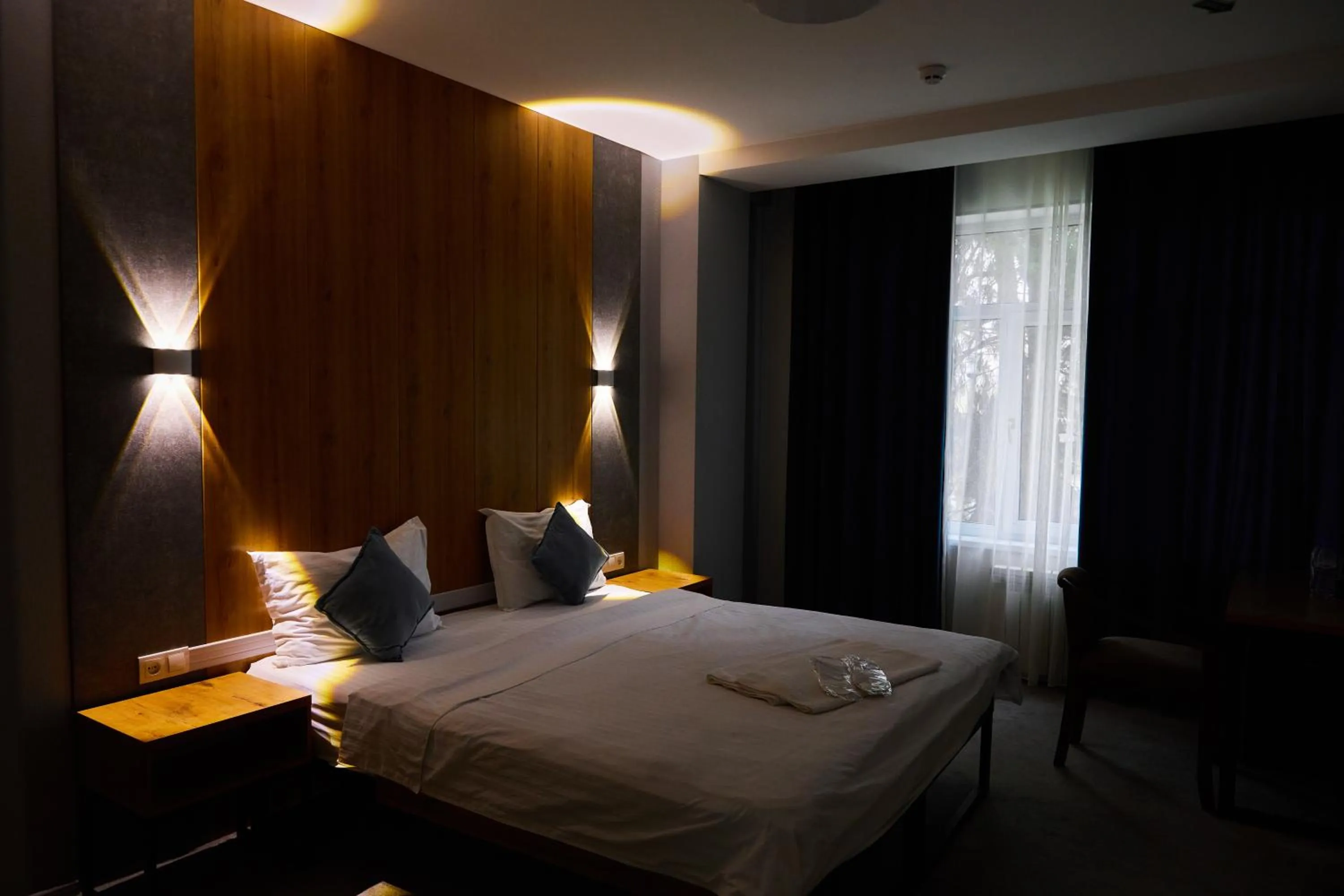 Photo of the whole room, Bed in Art Plaza Hotel