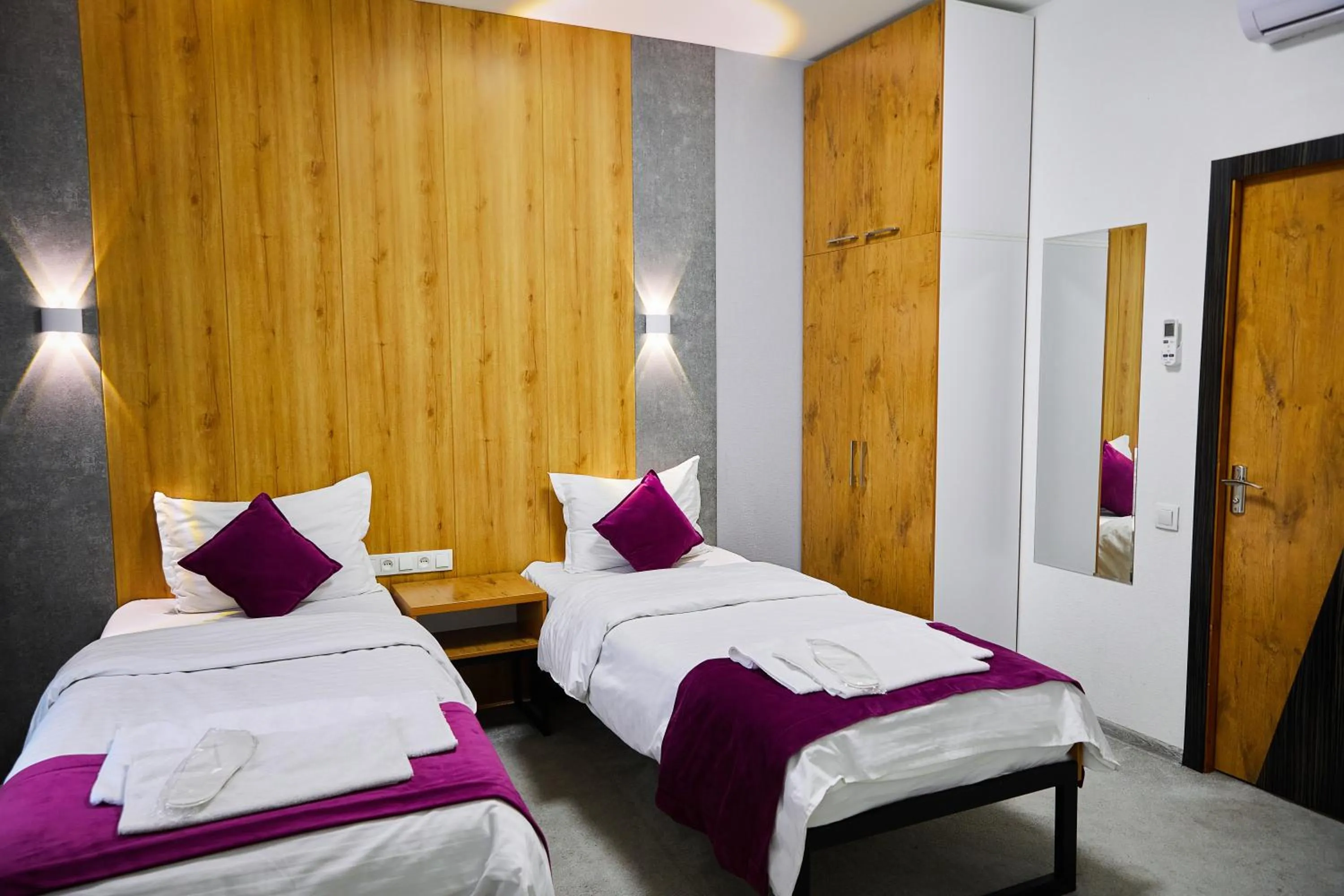 Photo of the whole room, Bed in Art Plaza Hotel