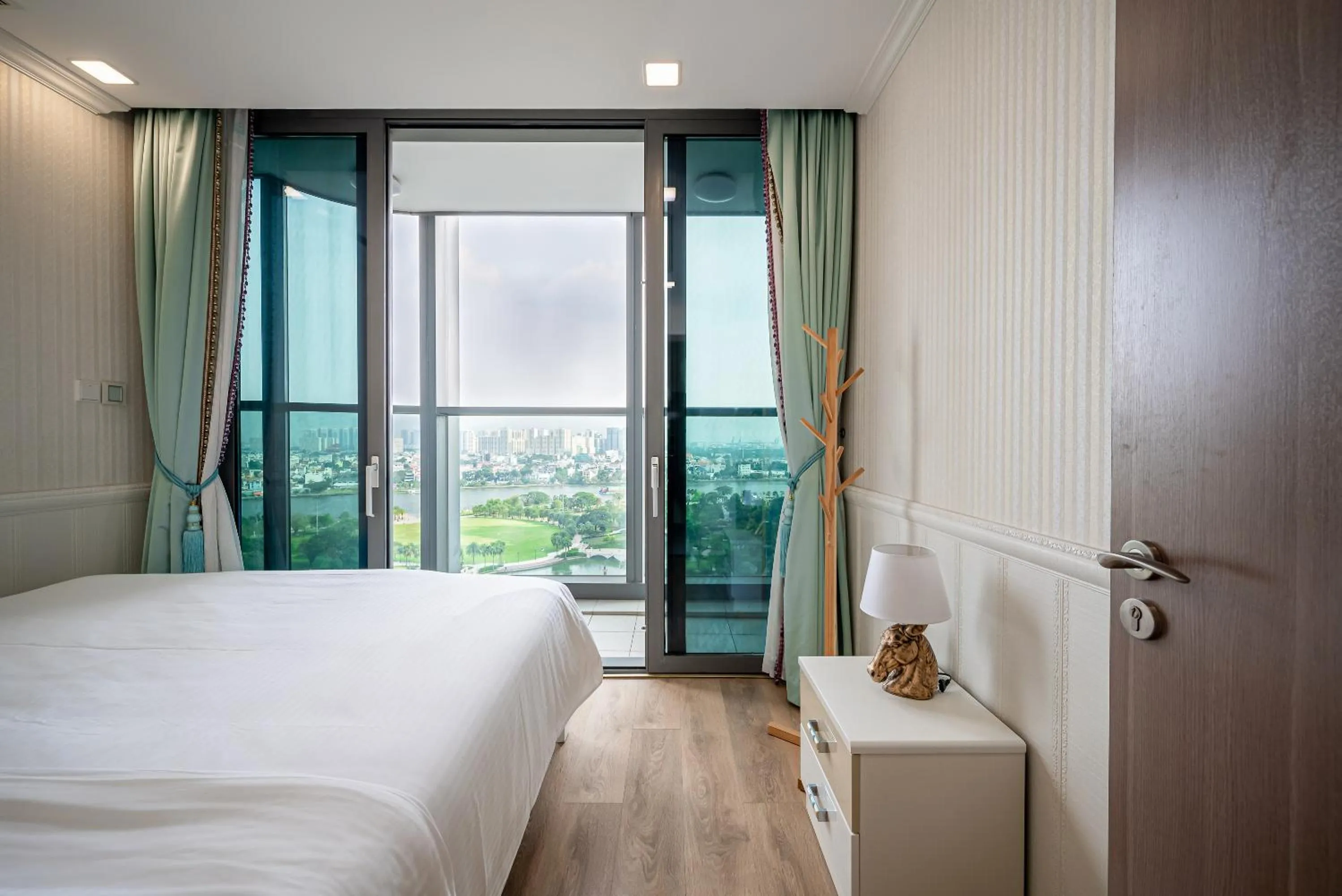 Bed in CeLaVie Serviced Apartment - The Vinhomes and Landmark