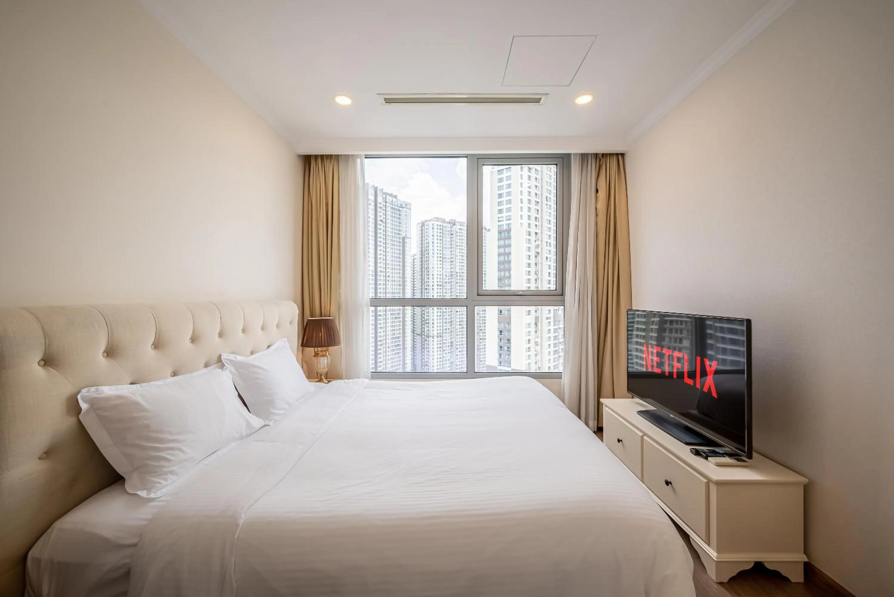 Bed in CeLaVie Serviced Apartment - The Vinhomes and Landmark