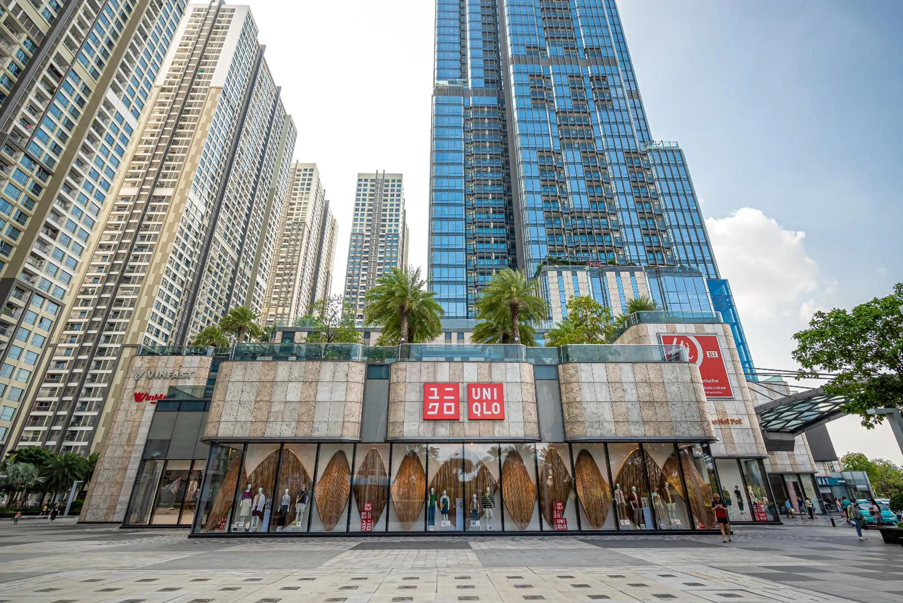 Property building in CeLaVie Serviced Apartment - The Vinhomes and Landmark