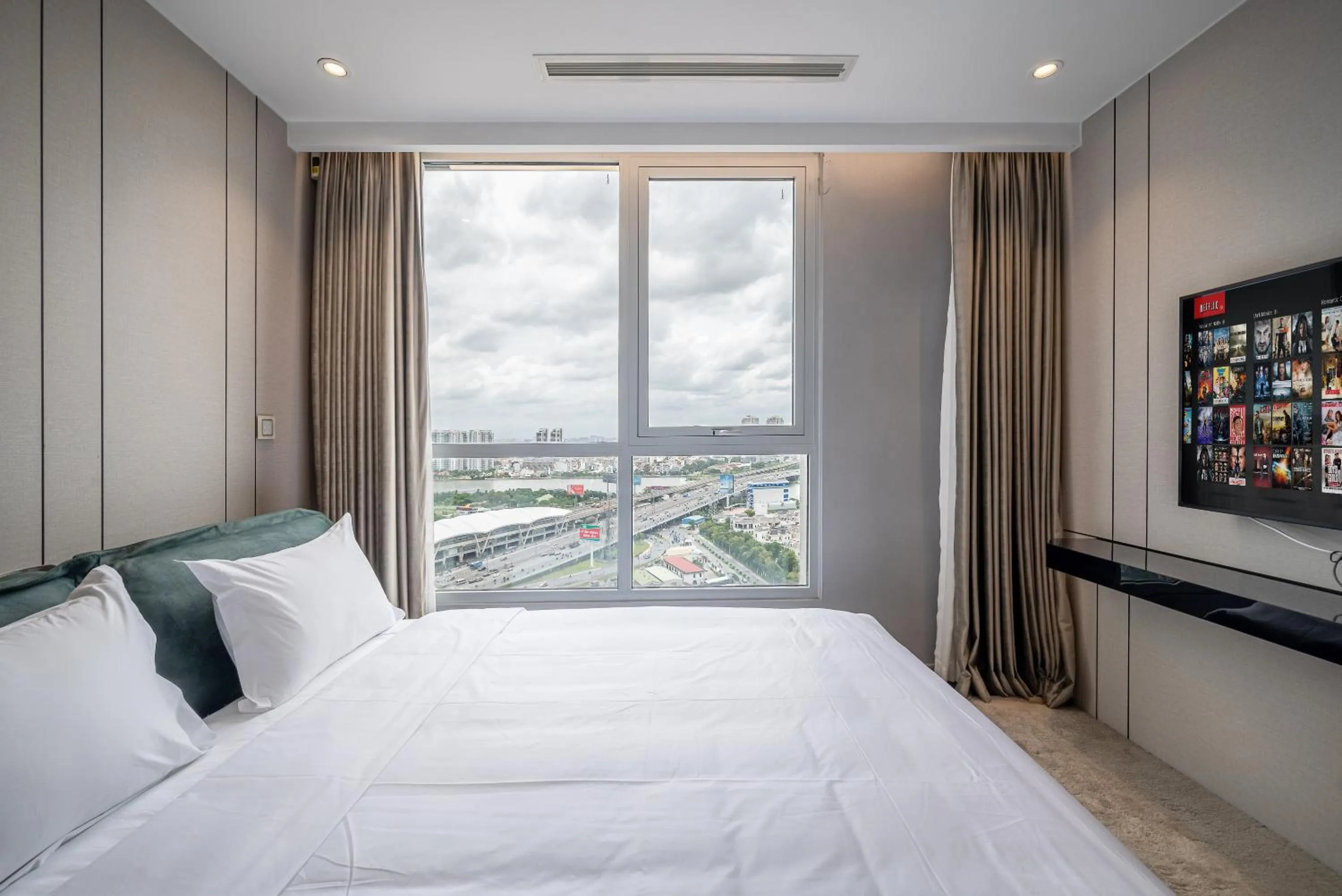 TV and multimedia, Bed in CeLaVie Serviced Apartment - The Vinhomes and Landmark