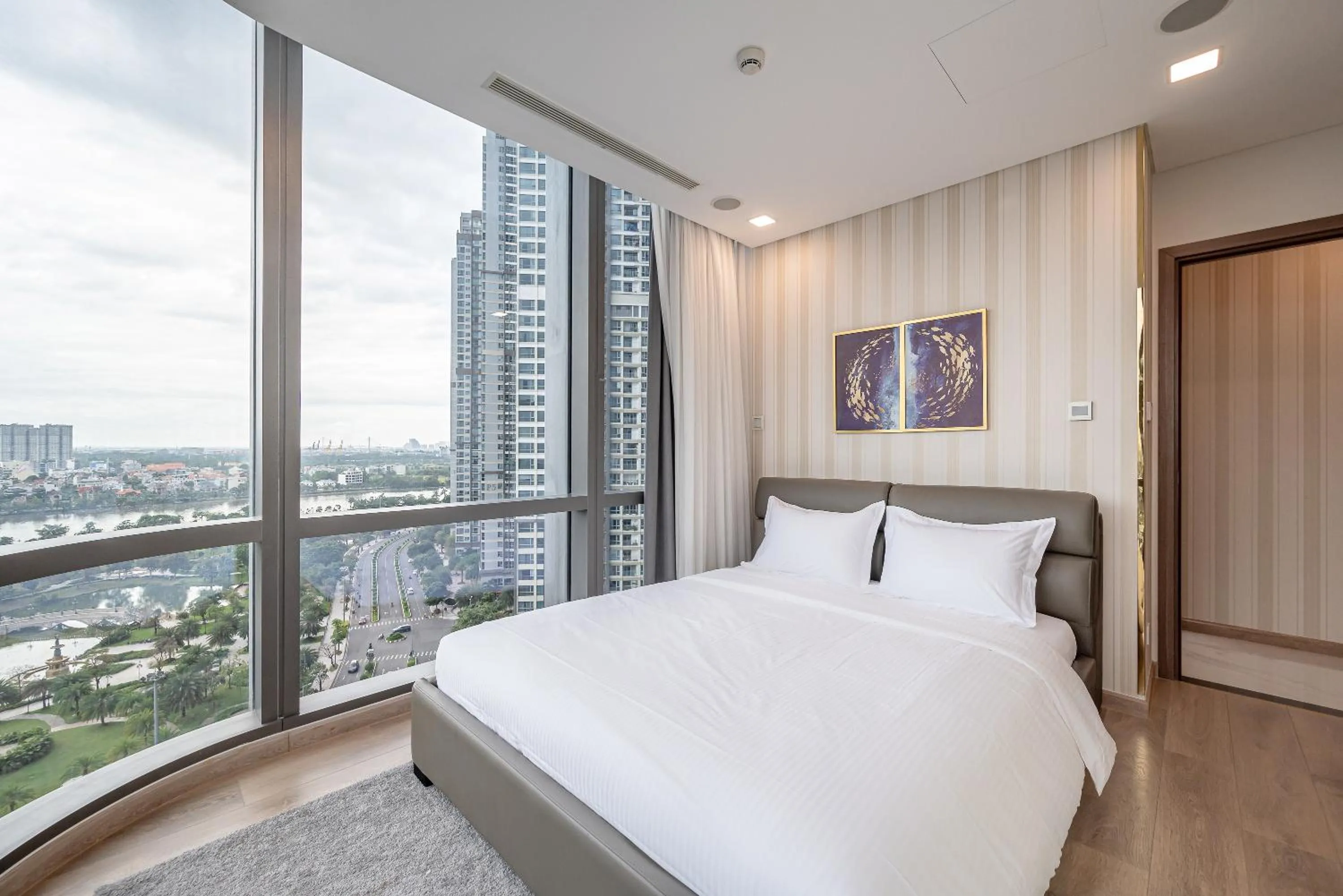 Bed in CeLaVie Serviced Apartment - The Vinhomes and Landmark