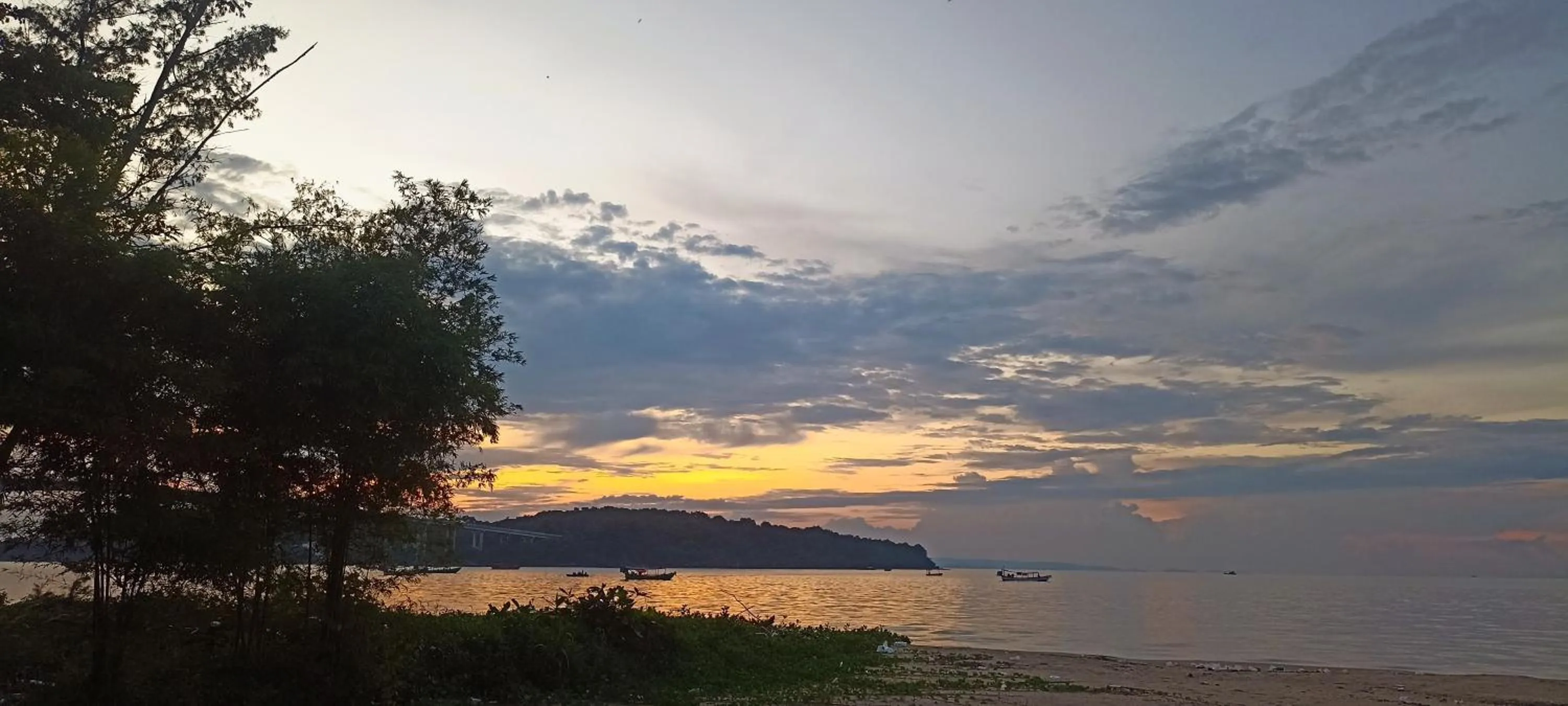 Beach in Hawaii Lounge
