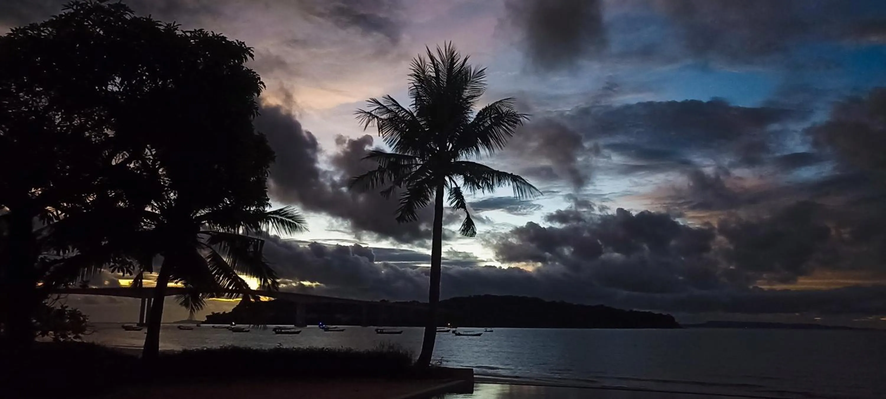 Beach in Hawaii Lounge