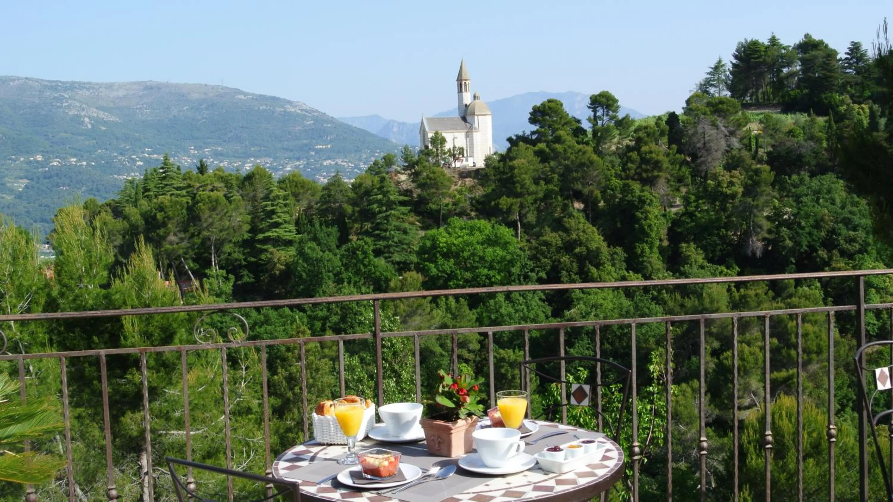 Continental breakfast in Villa Kilauea B&B