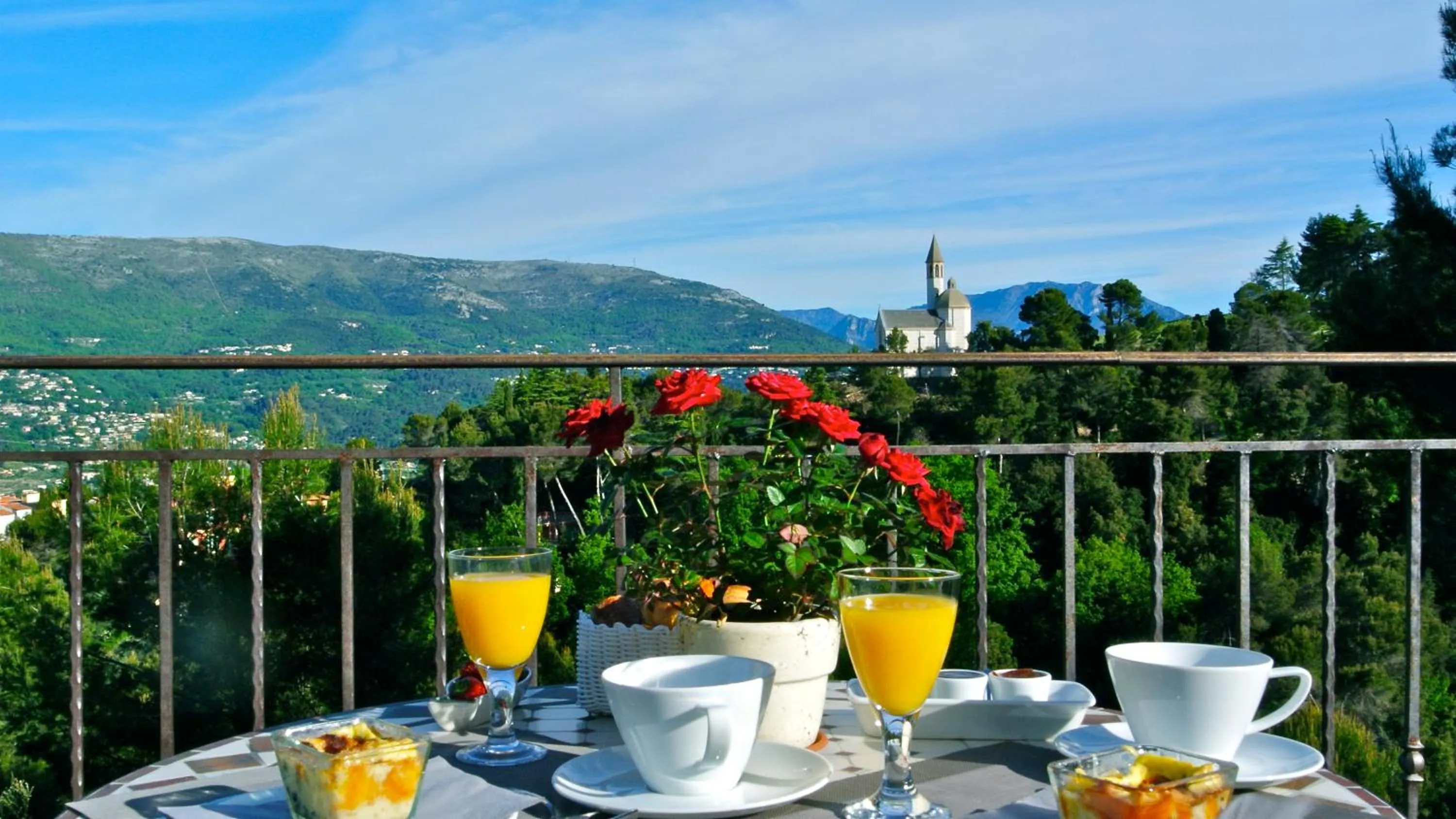 Continental breakfast in Villa Kilauea B&B