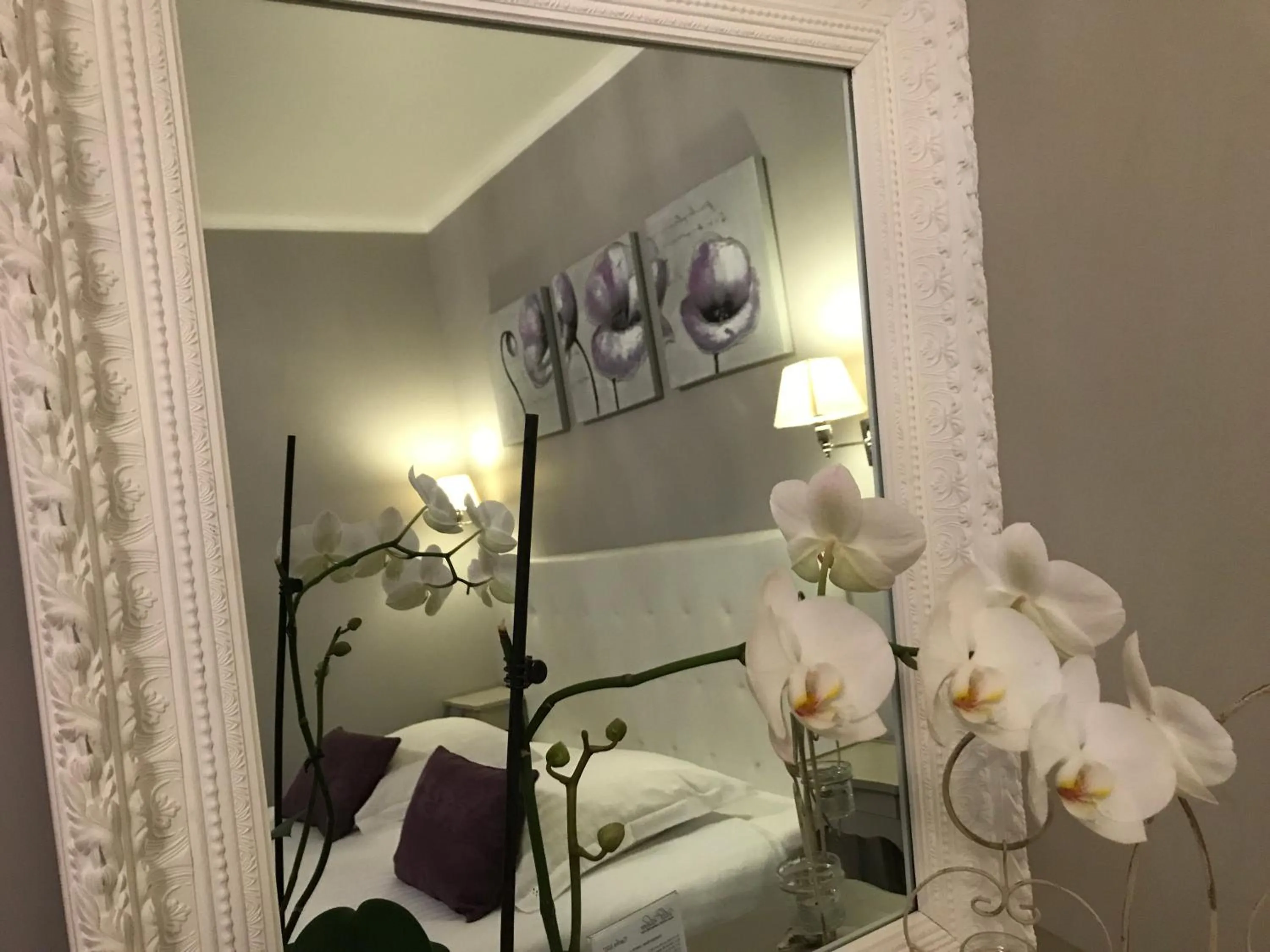 Photo of the whole room, Bed in Villa Kilauea B&B