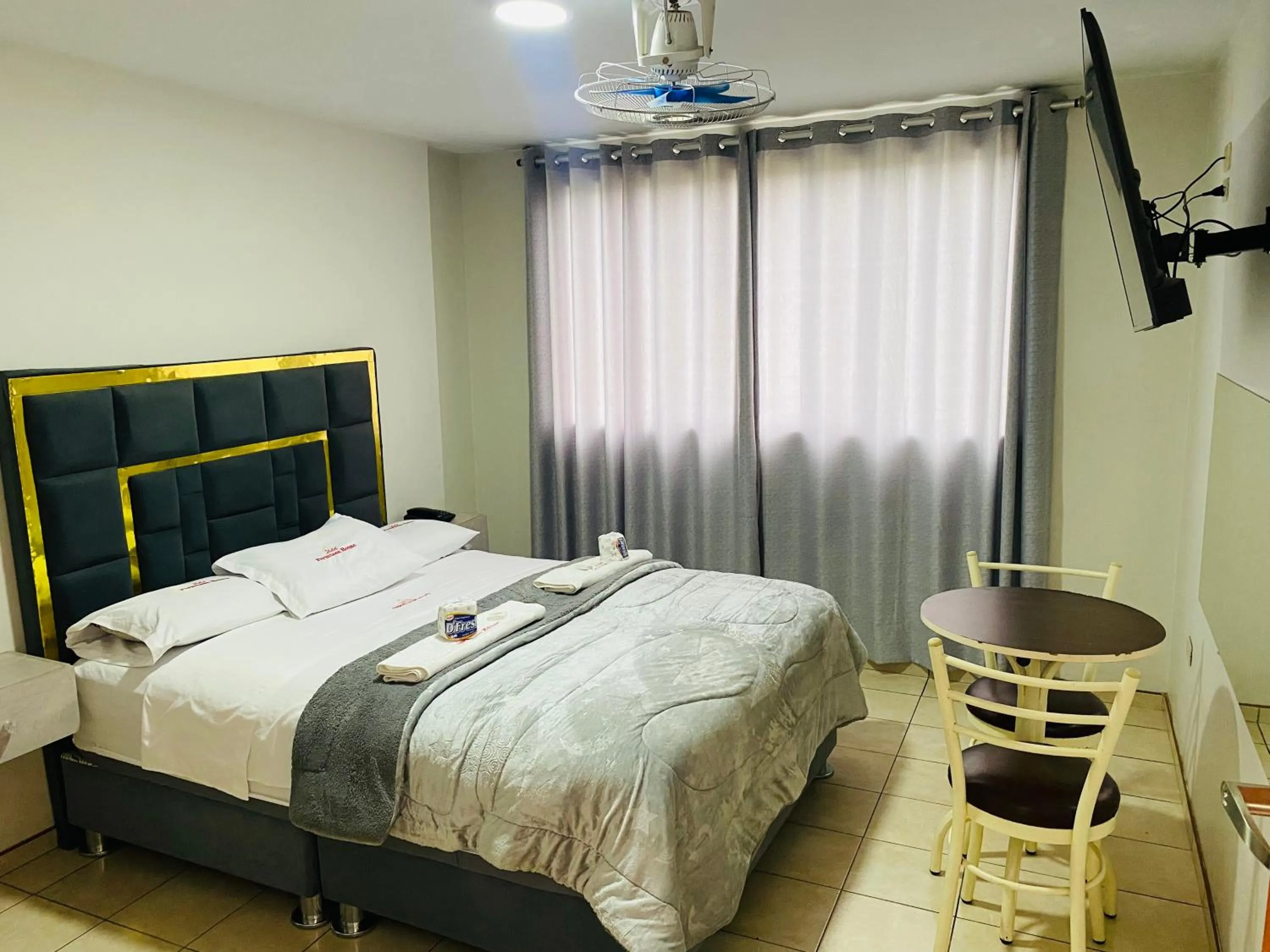 Hotel Peruvians House