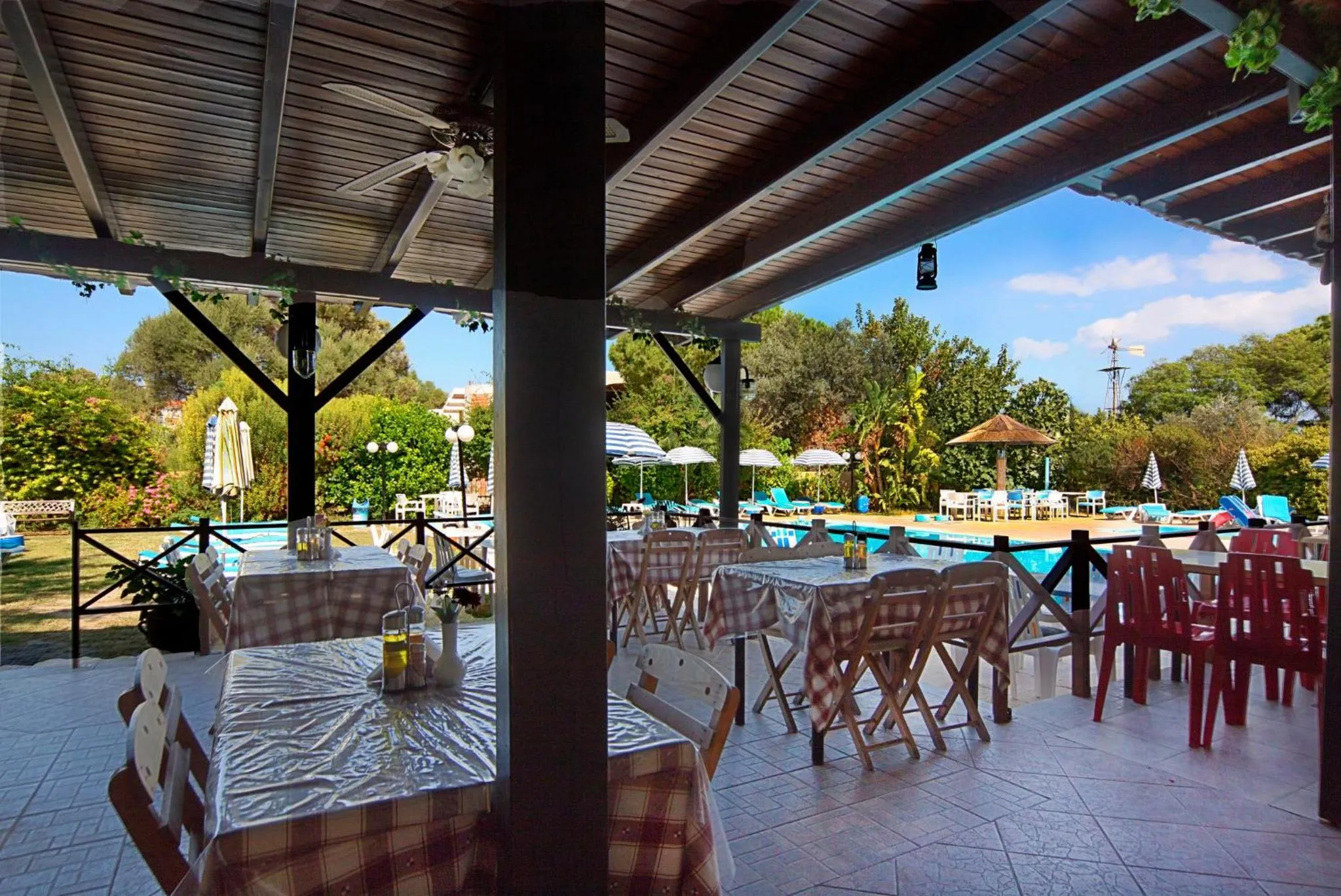 Restaurant/places to eat in Kassandra Hotel