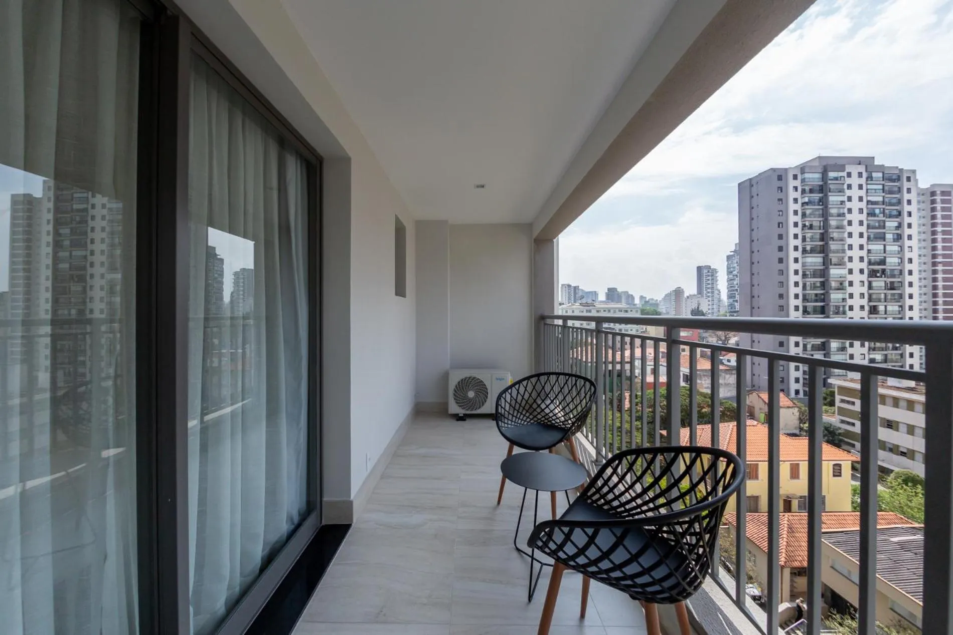 Day in House of Charlie Paraiso