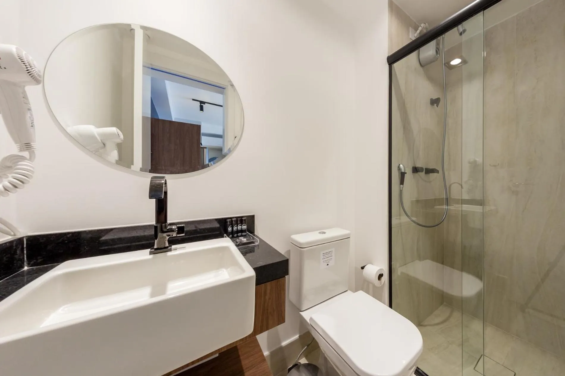 Shower in House of Charlie Paraiso