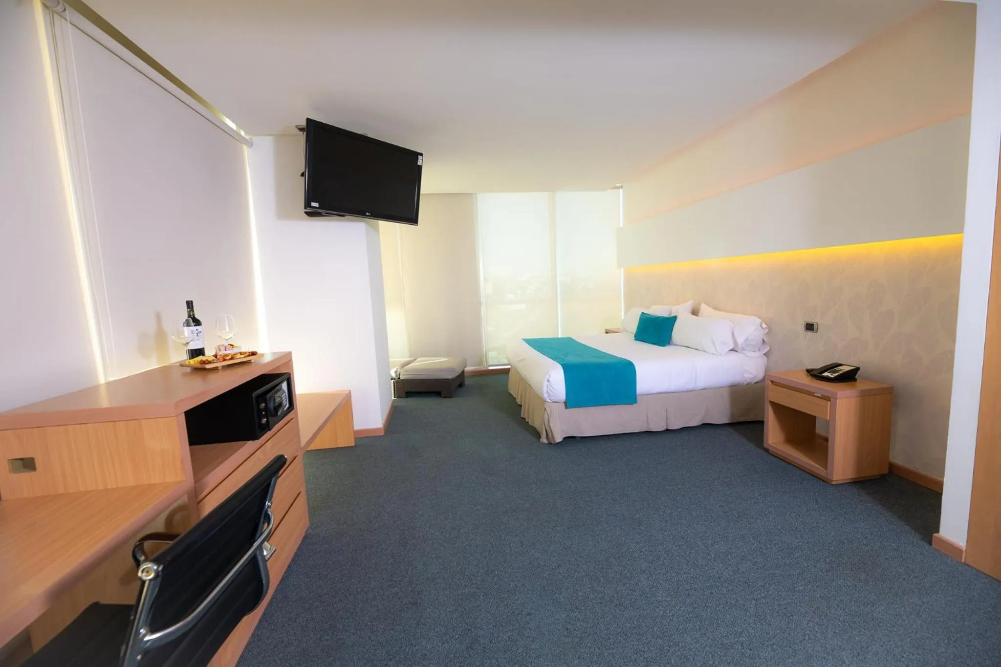 Photo of the whole room, Bed in Hotel Enjoy San Antonio