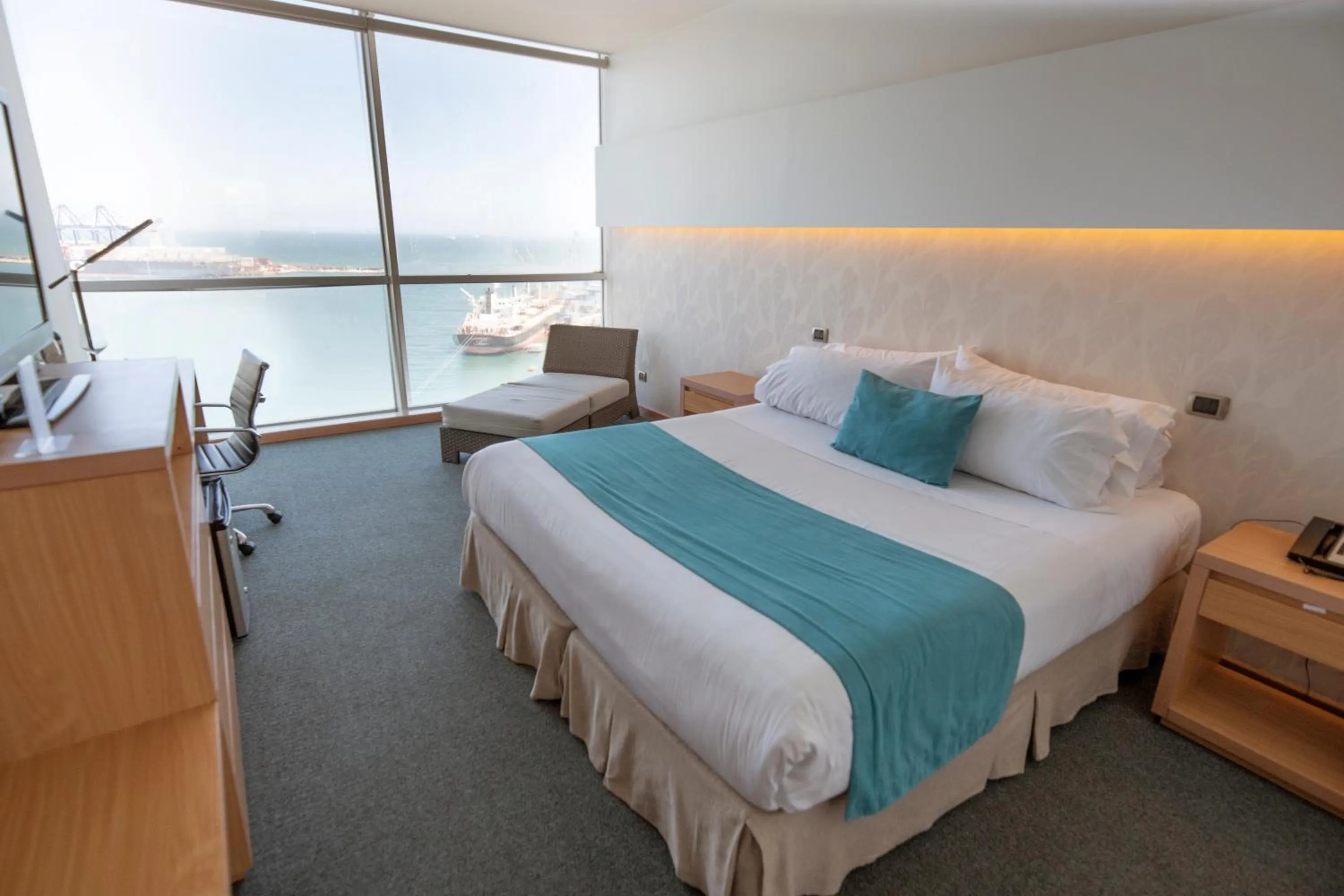 Sea view, Bed in Hotel Enjoy San Antonio